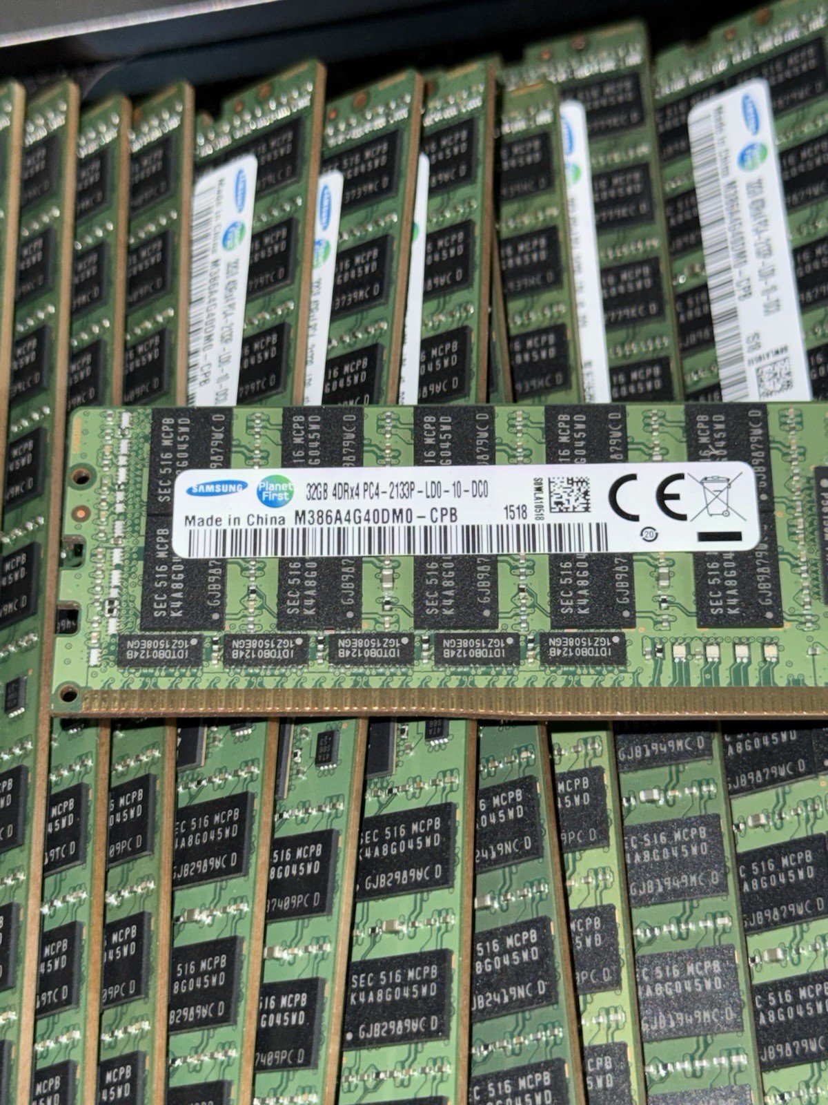 Server Memory: Samsung 32GB 4DRx4 PC4-2133P ECC LRDIMM DDR4 M386A4G40DM0-CPB