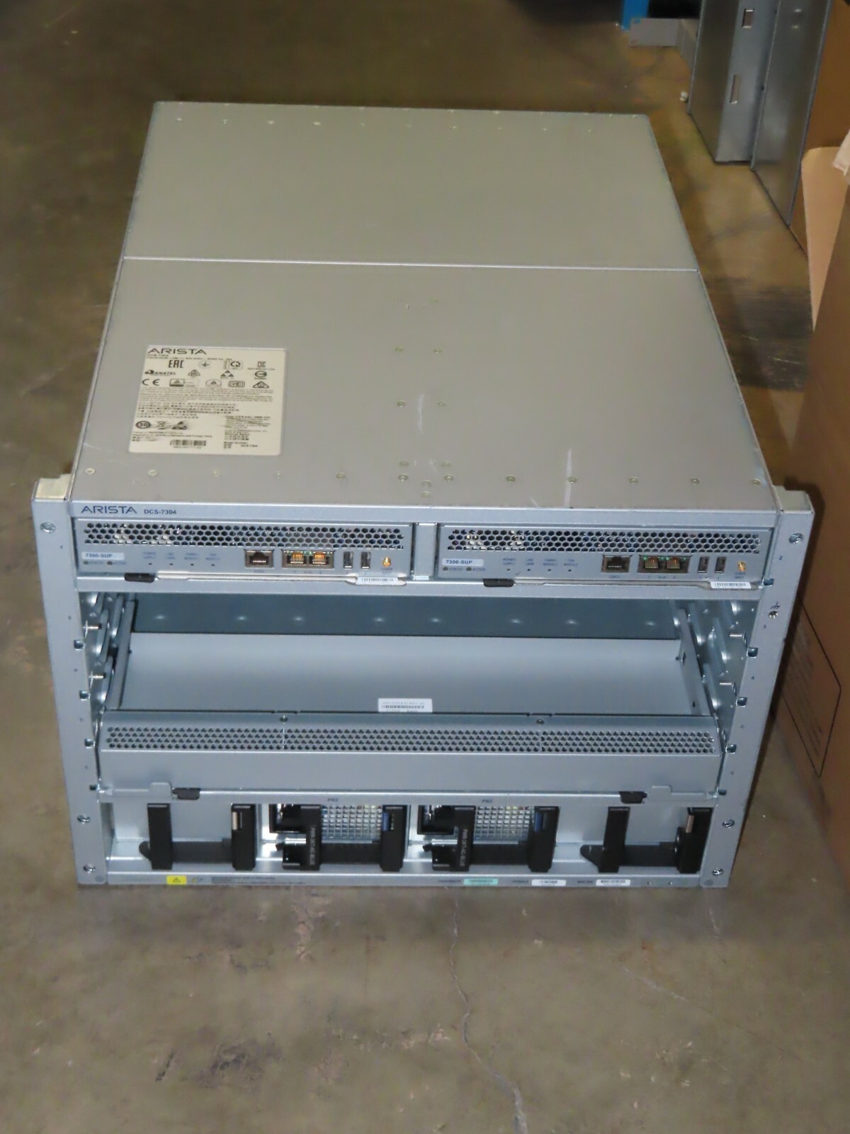 ARISTA DCS-7304-CH 7304 4-Slot Chassis with fans and power supplies