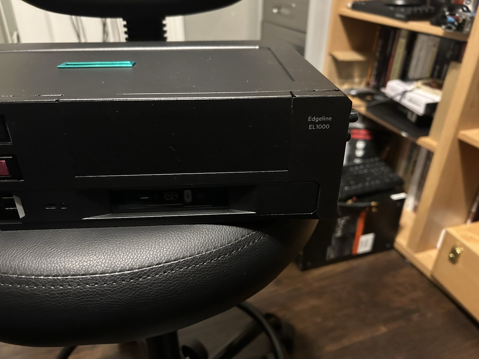 HPE Edgeline EL1000 Server, m750 blade, 32GB DDR4 2400 ECC memory, no HDDs