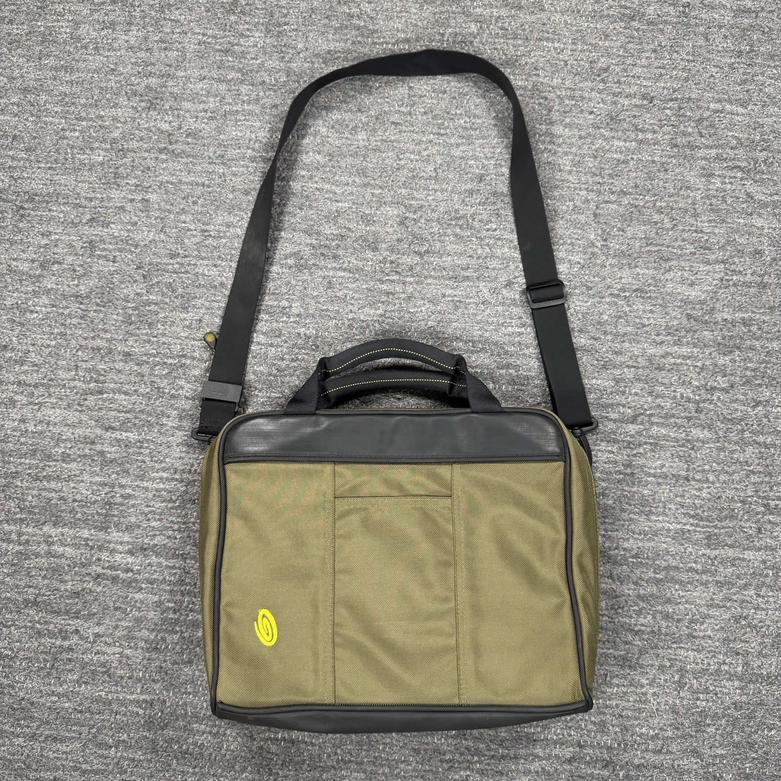 Timbuk2 Laptop Bag Briefcase 17” Green Padded Messenger Commuter Shoulder Strap