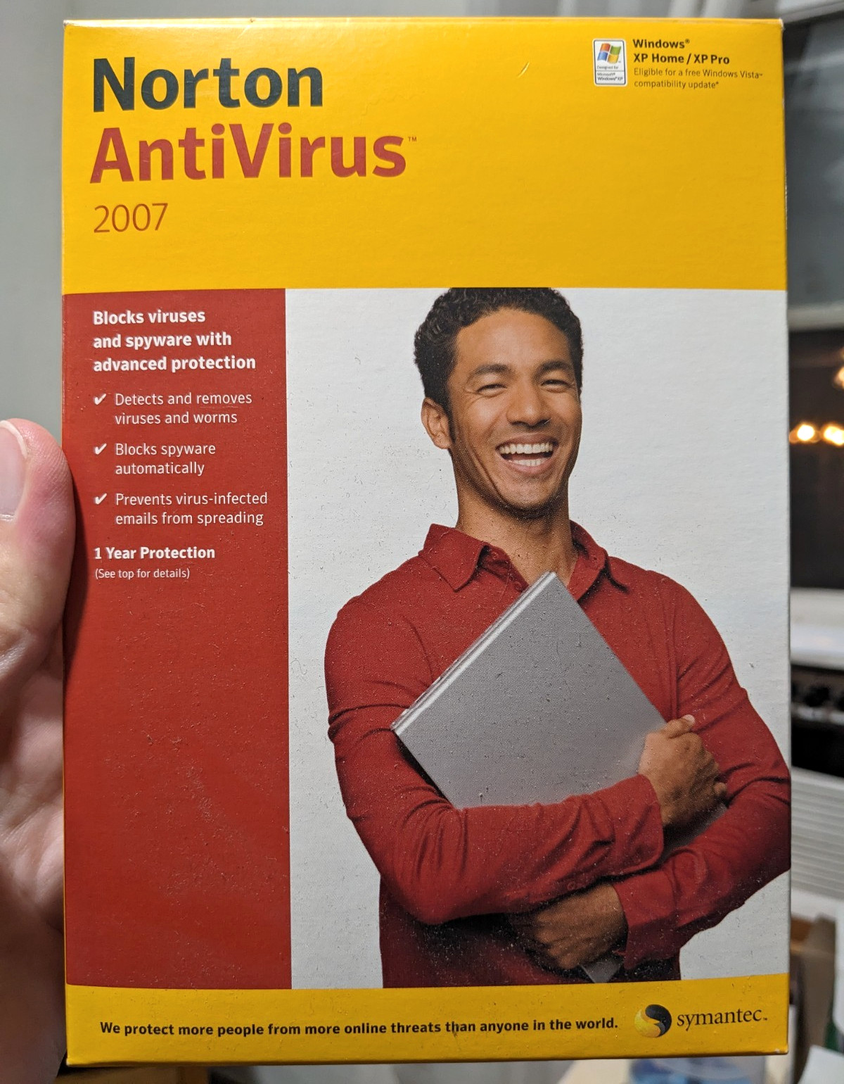 Symantec Norton AntiVirus 2007 CD for Windows XP Home/Pro English