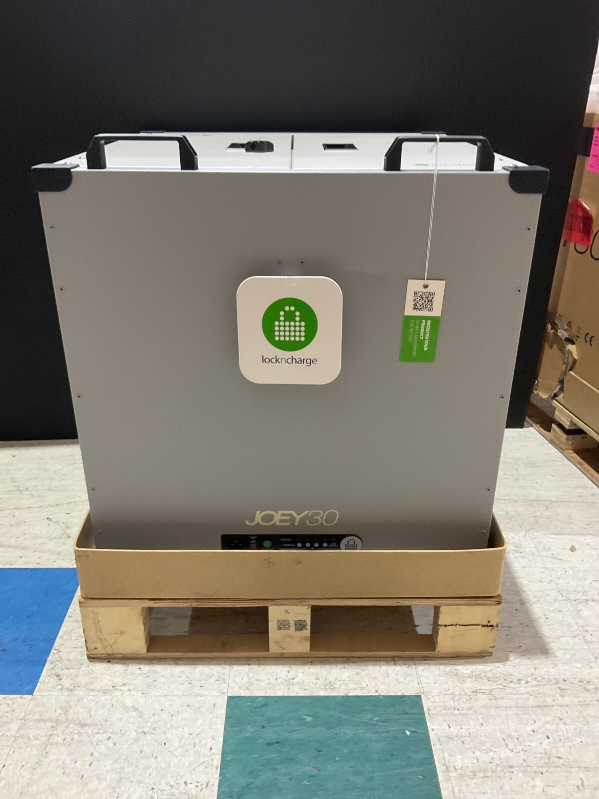 LocknCharge Joey 30 Charging Cart 10237 NEW Cart for 30 tablets / notebooks Open