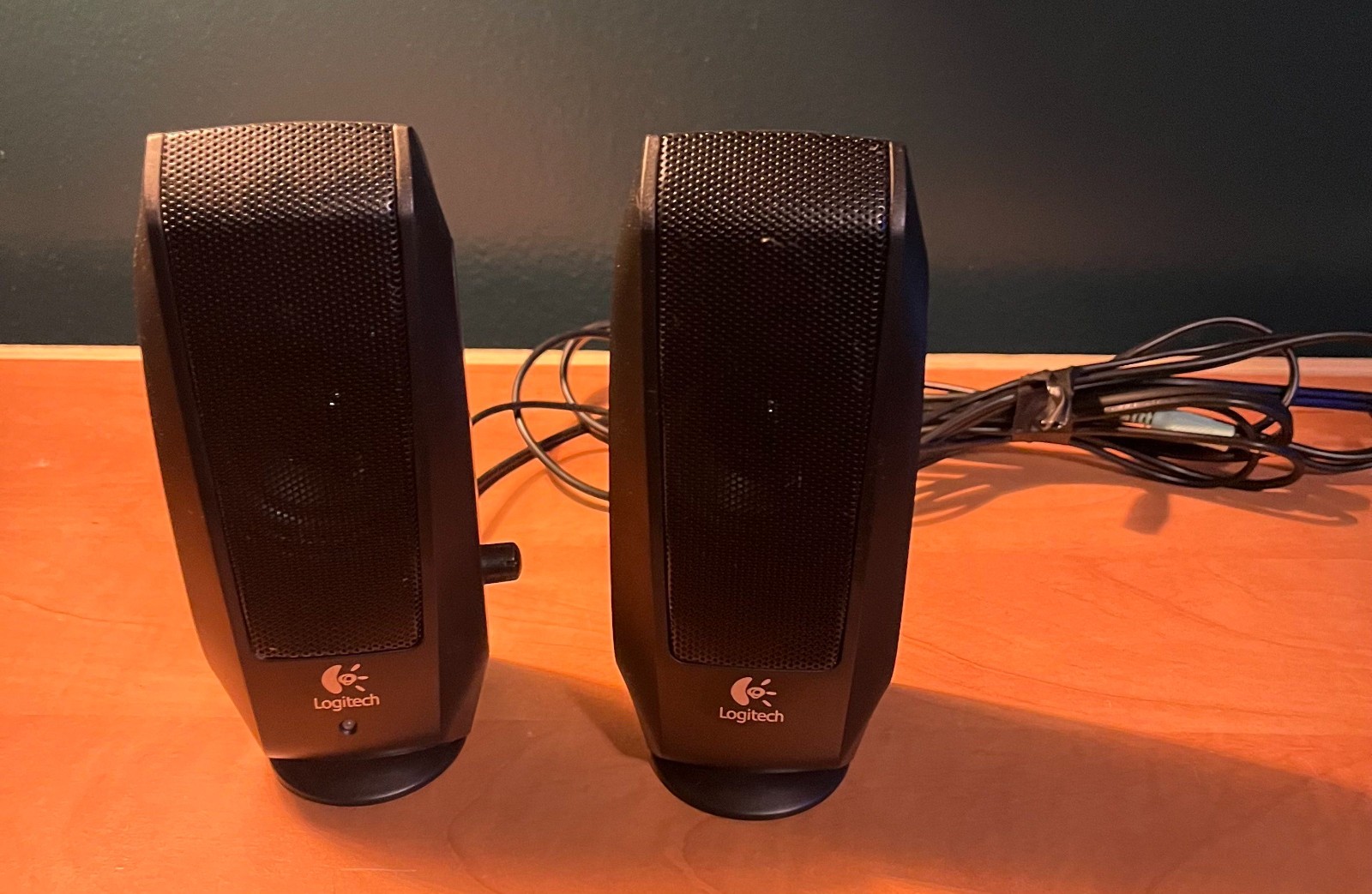 Logitech S120 Stereo Speakers 880-000065 Black 2.0 Channel PC Computer Speakers