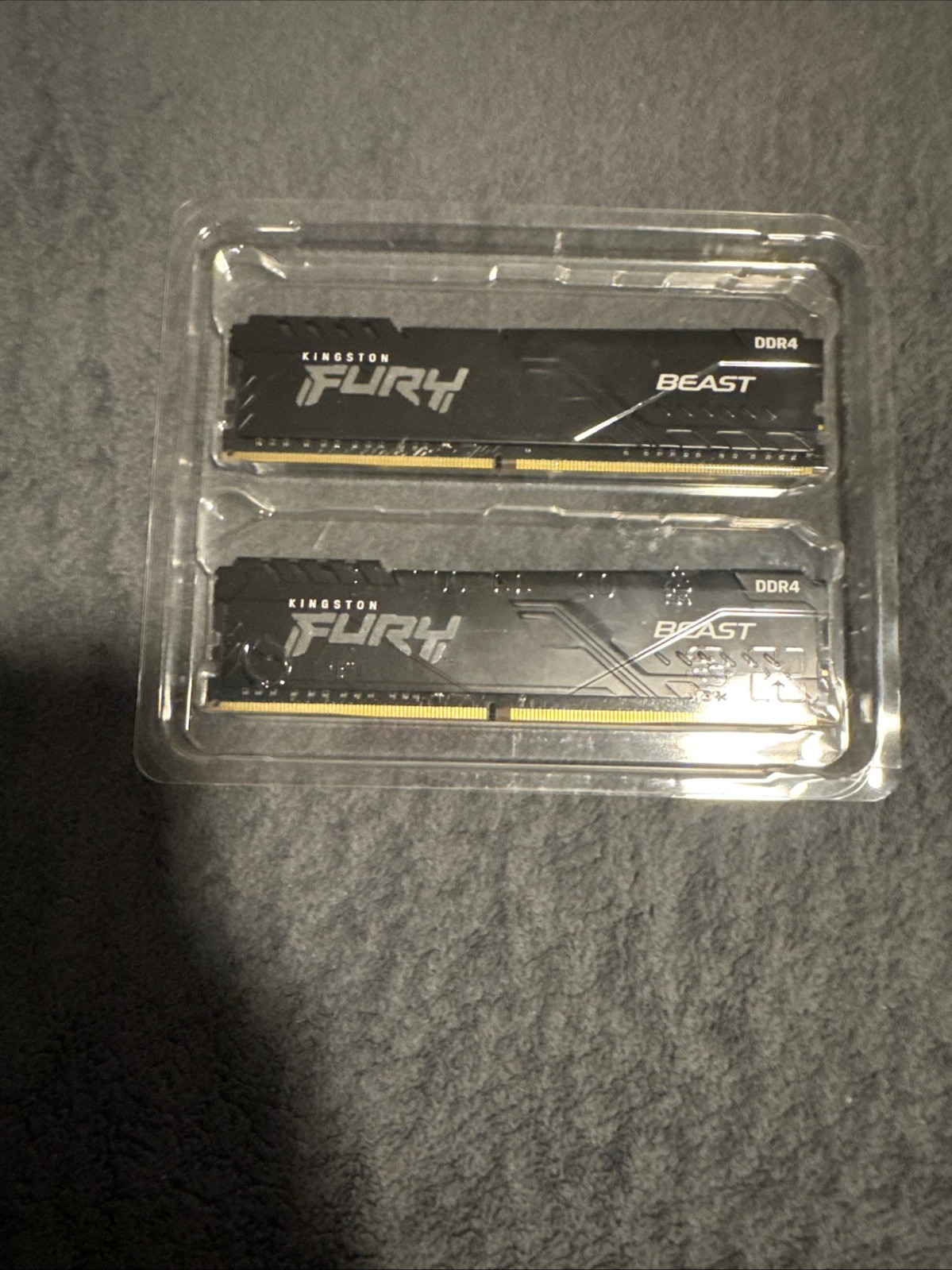 RAM: Kingston FURY Beast 16GB DDR4-3200Mhz