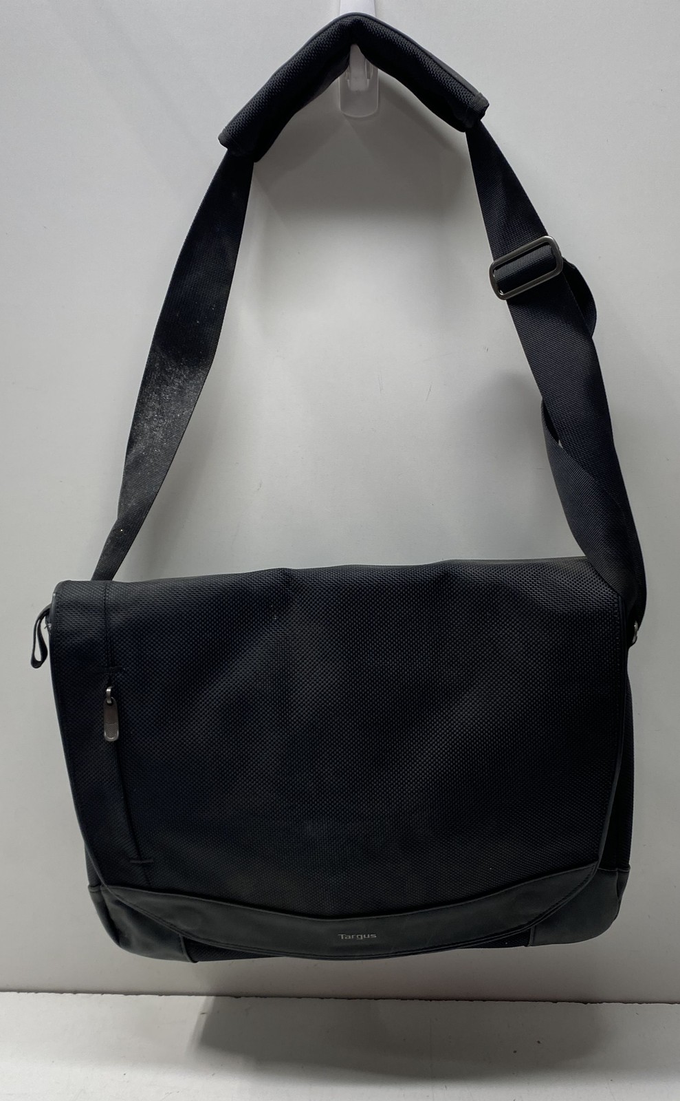 Targus Black Ballistic Nylon Messenger Laptop Bag Padded Shoulder Strap