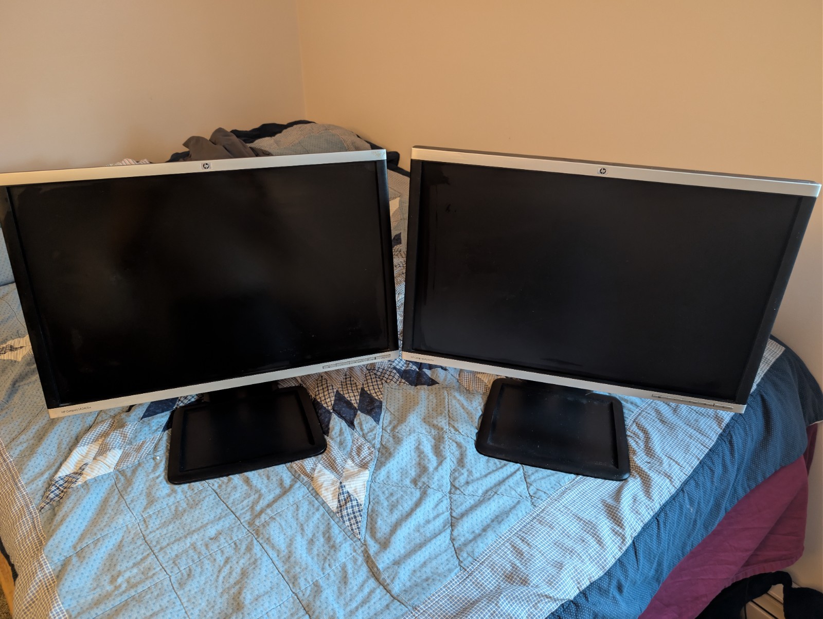 HP Compaq LA2405X 24" LED Backlit LCD Monitor - Black