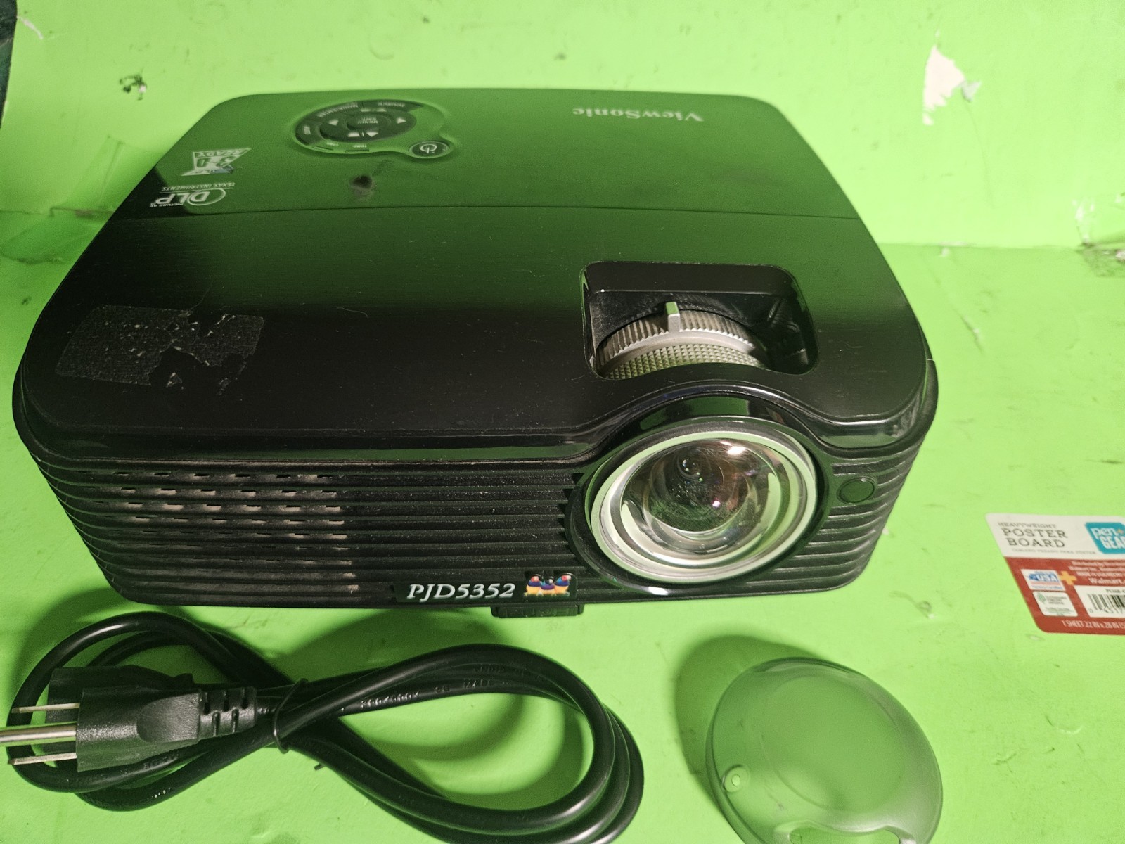 ViewSonic PJD5352 3D Ready 2600 ANSI DLP Short Throw Projector 488H