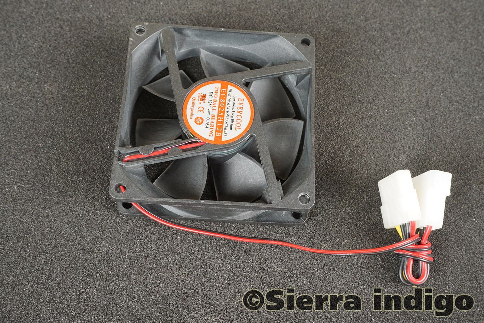 EC8025H12B Evercool 80x80x25mm DC12V 0.16A Molex Powered