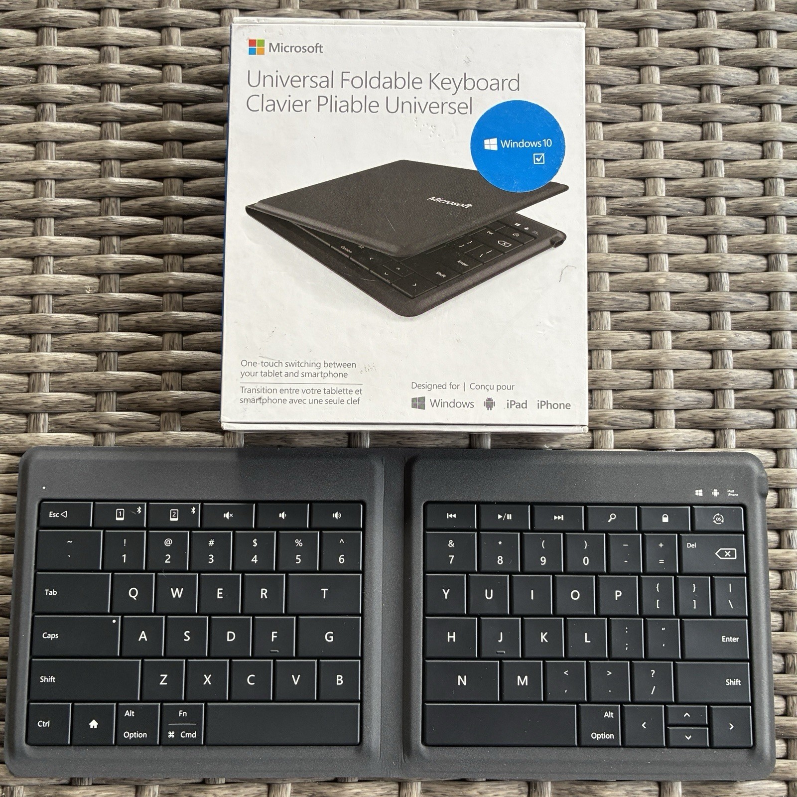 Microsoft Black Universal Foldable Wireless Bluetooth Keyboard 1695 GU5-00001
