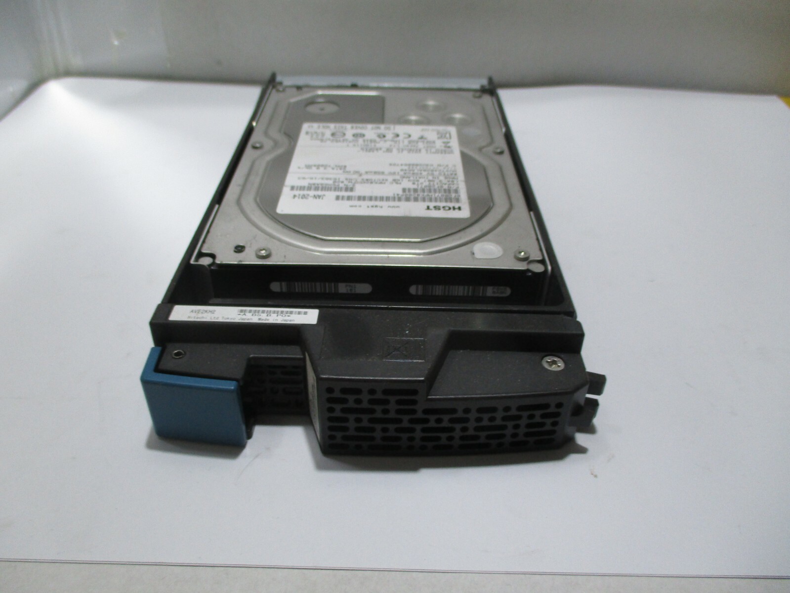 HITACHI 3276139-D AVE2K 2TB SATA HDD W/ TRAY