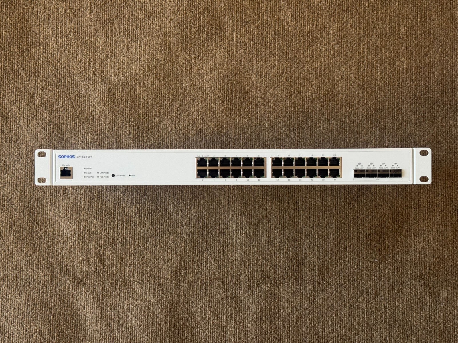 Sophos CS110-24FP Sophos Switch - 24 port with Full PoE - US power cord - C12CTC