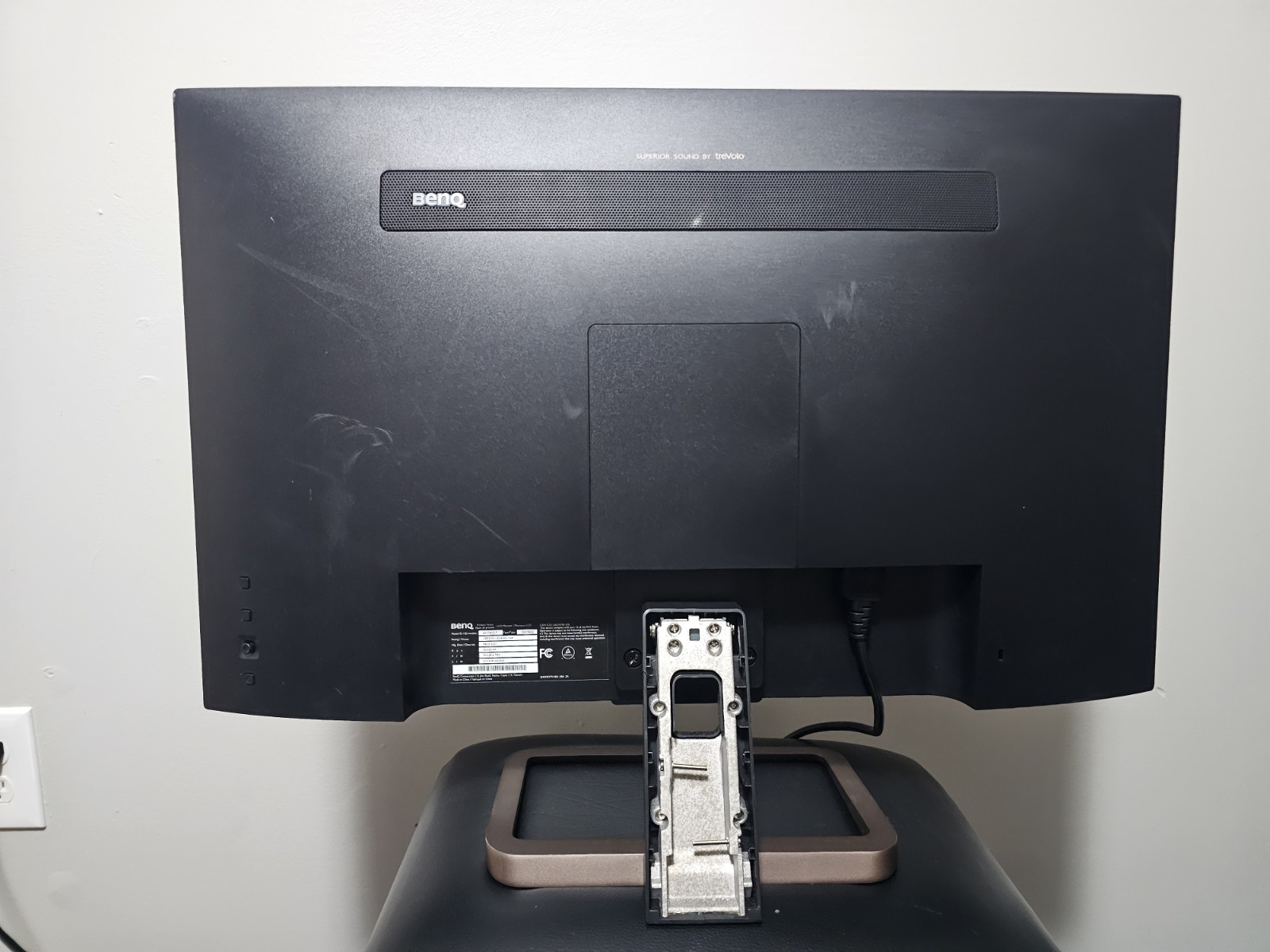 BenQ EX2780 27" IPS LCD Monitor  HDMI Built-in Speakers