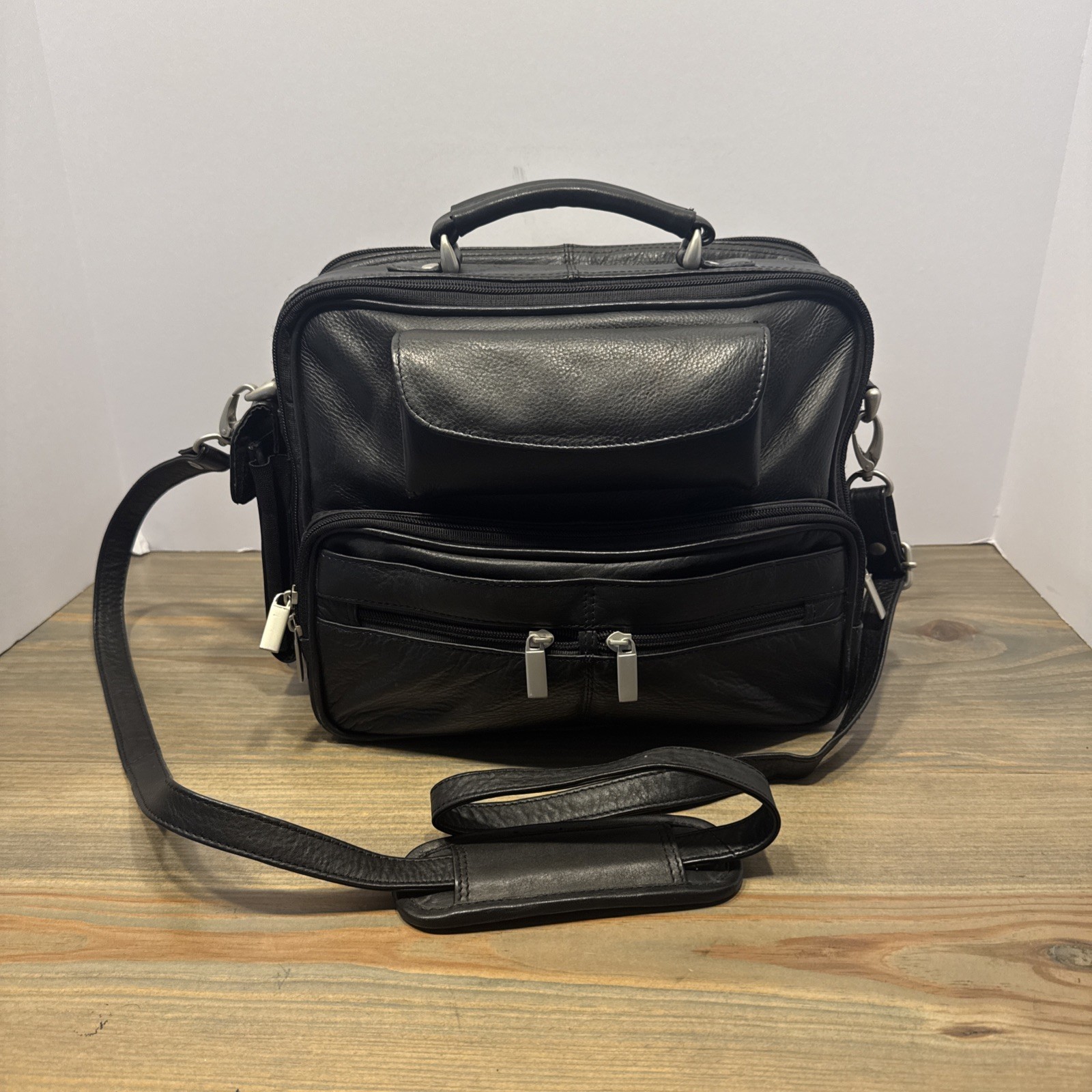Wilsons Leather Black Messenger Bag Multi Pocket Organizer Briefcase