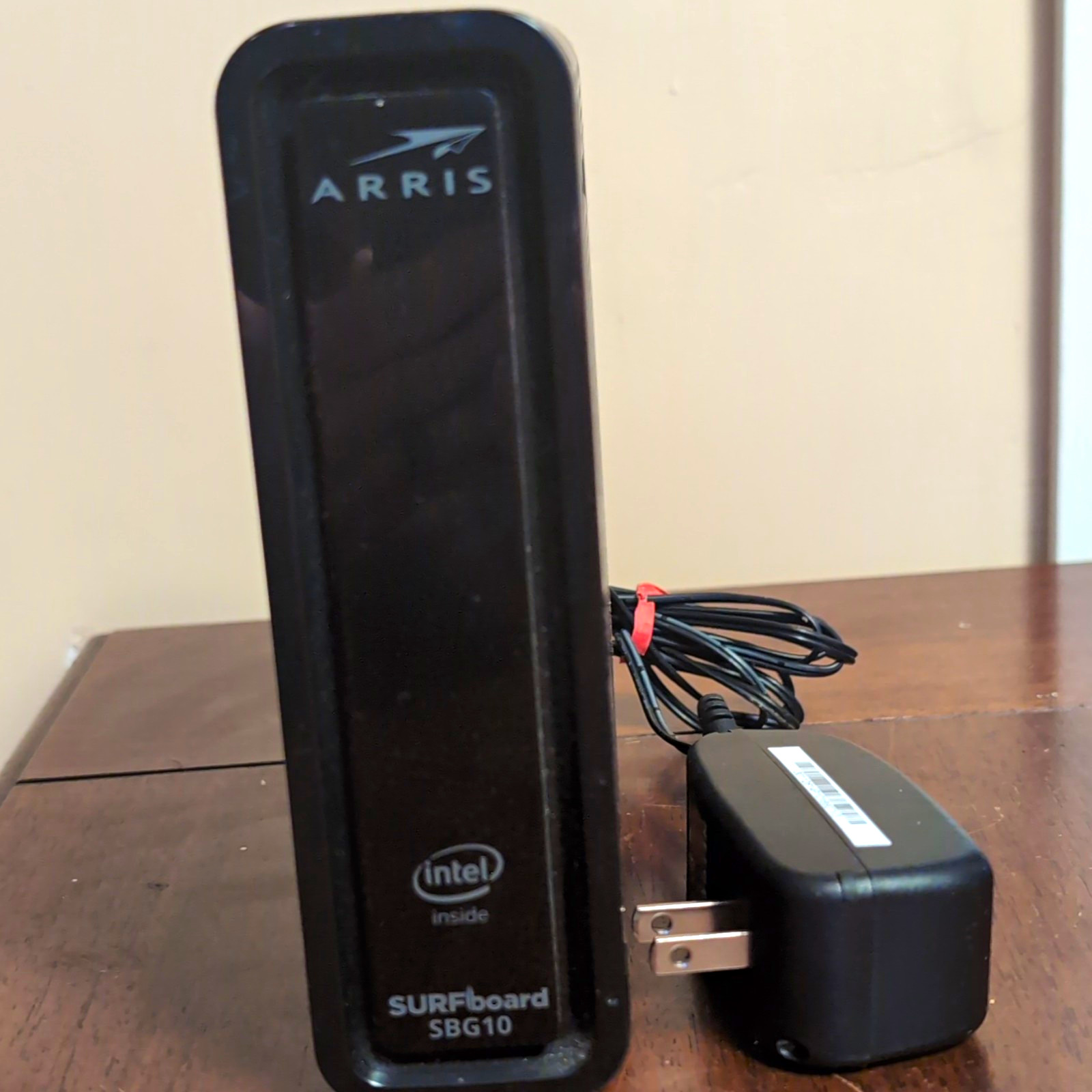 ARRIS SURFboard SBG10 DOCSIS 3.0 Dual-Band WiFi Cable Modem 2 LAN Black