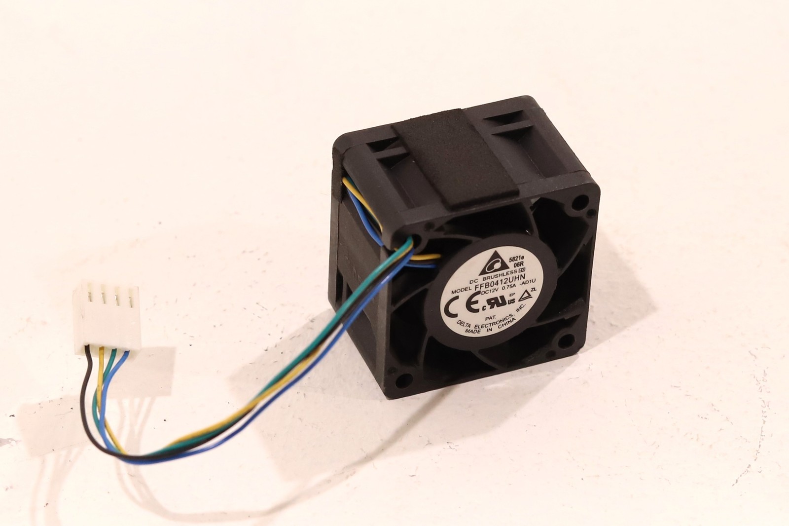 Delta 12V 0.75A 4-Pin 40mm DC Brushless CPU Cooling Fan P/N: FFB0412UHN Tested