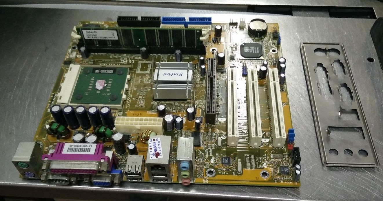 Foxconn Winfast 741M01C-G-6L SOCKET 462 Motherboard w/CPU, 1GB & I/O Plate