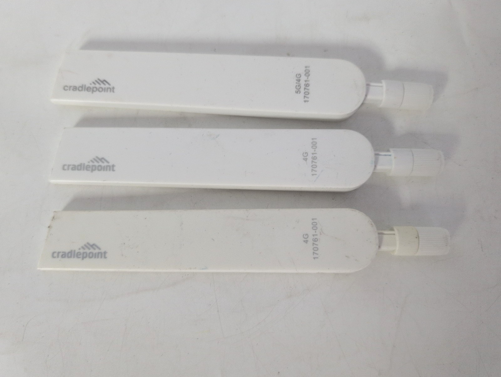 LOT OF 3 CRADLEPOINT 5G/4G 170761-001 AND 2  4G 170761-001 WHITE