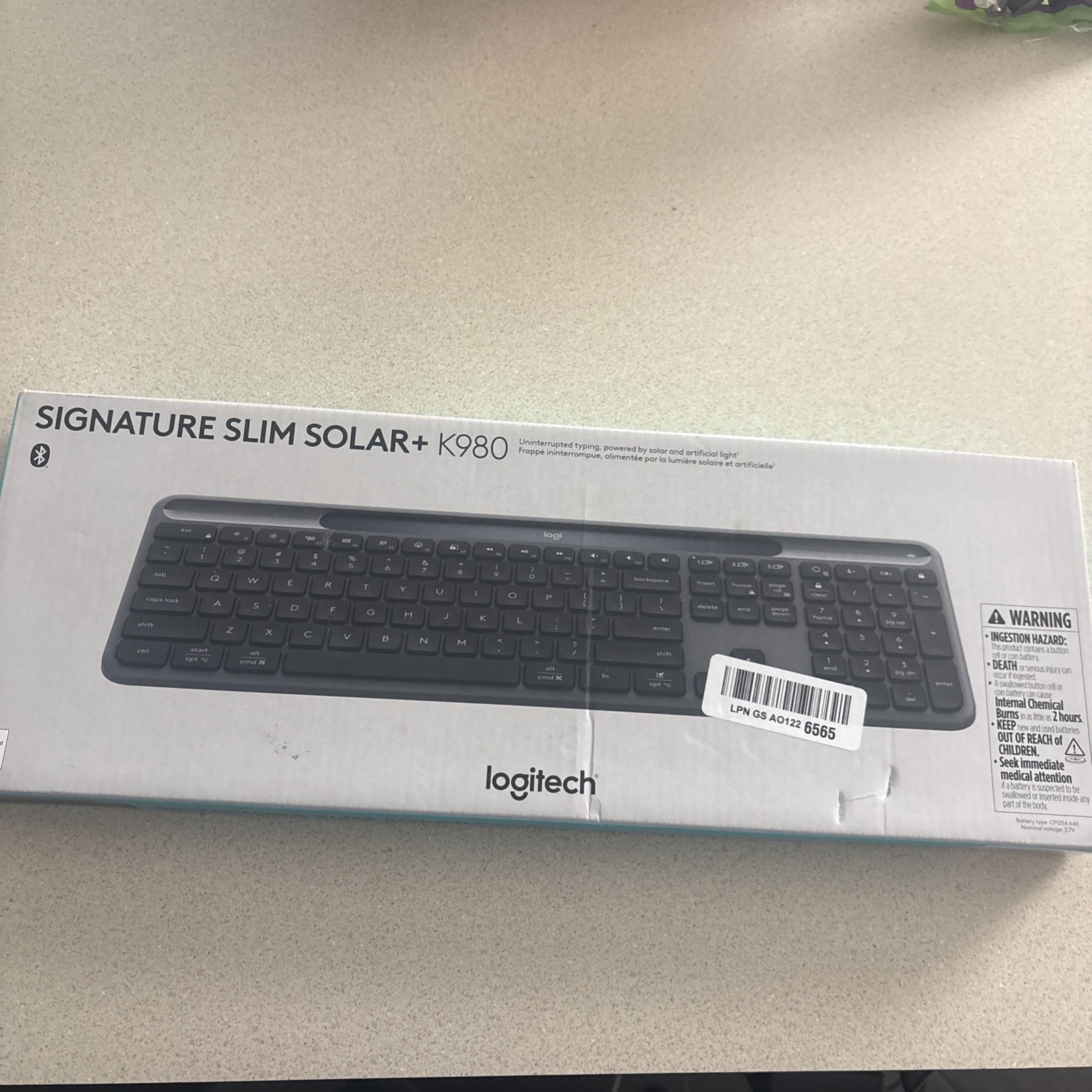 Logitech Signature Slim Solar + K980 Keyboard - Bluetooth - 920-013755
