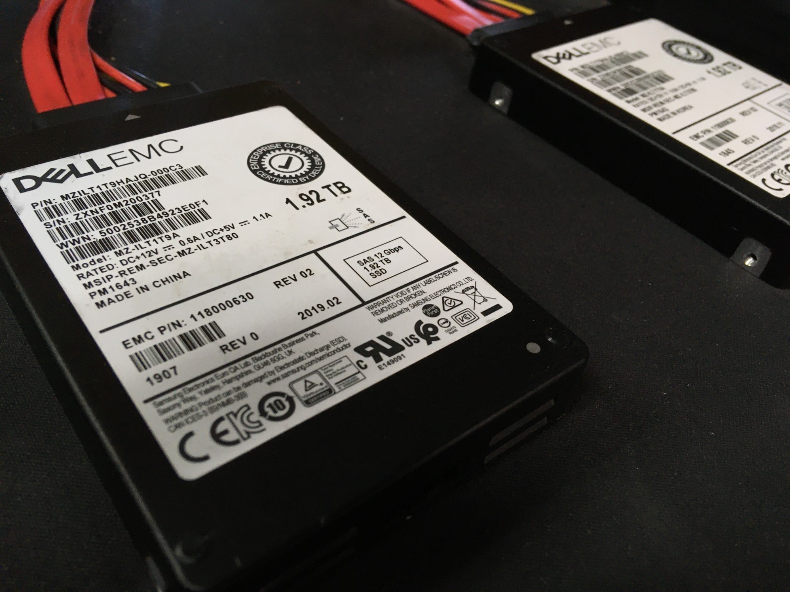 LOT OF 2* DELL EMC 1.92TB 2.5 12G SAS SSD MZILT1T9HAJQ P043S1T9EMC1920 *512BLOCK