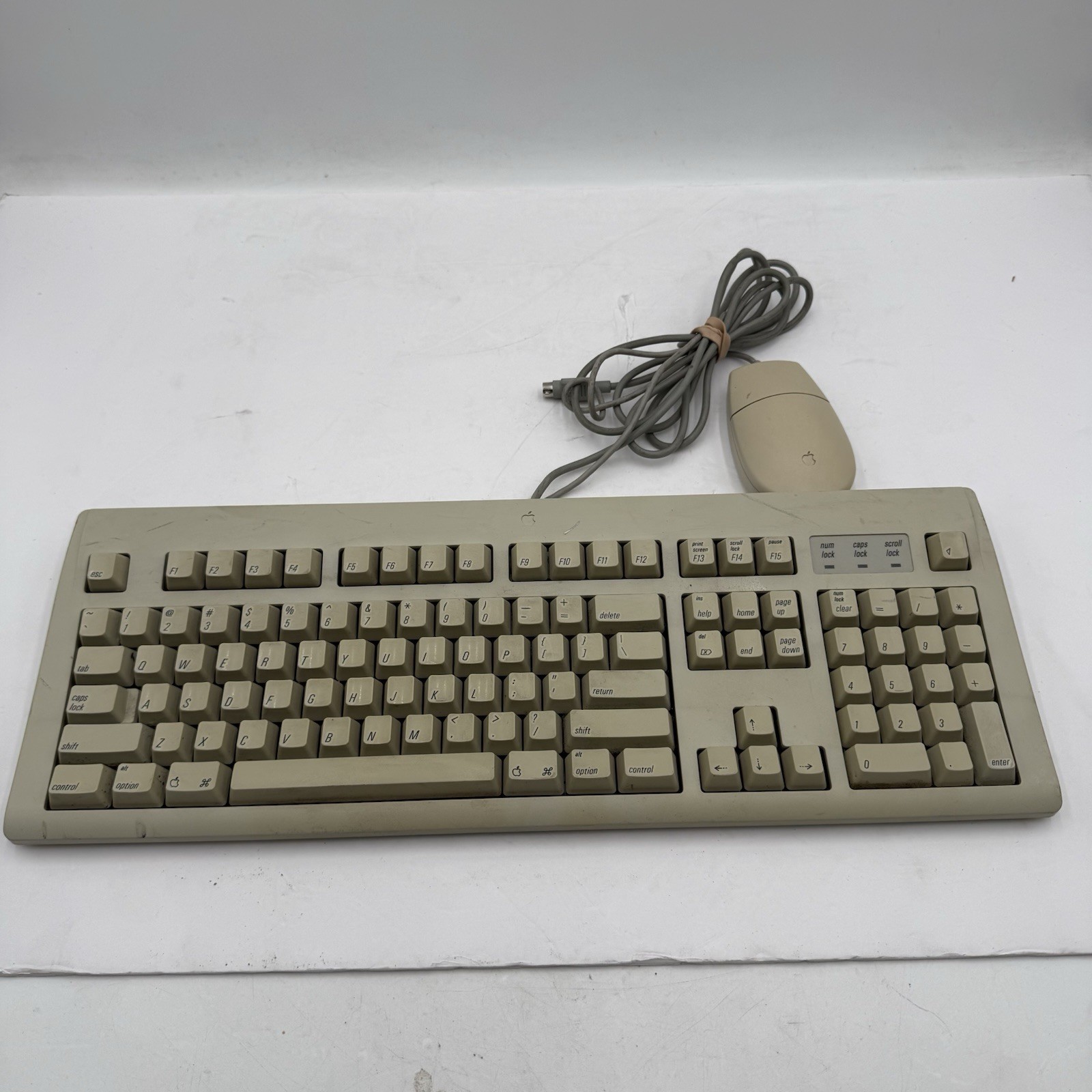 E9 VTG Apple Design Keyboard M2980 & Apple Desktop Bus Mouse II M2706 Macintosh