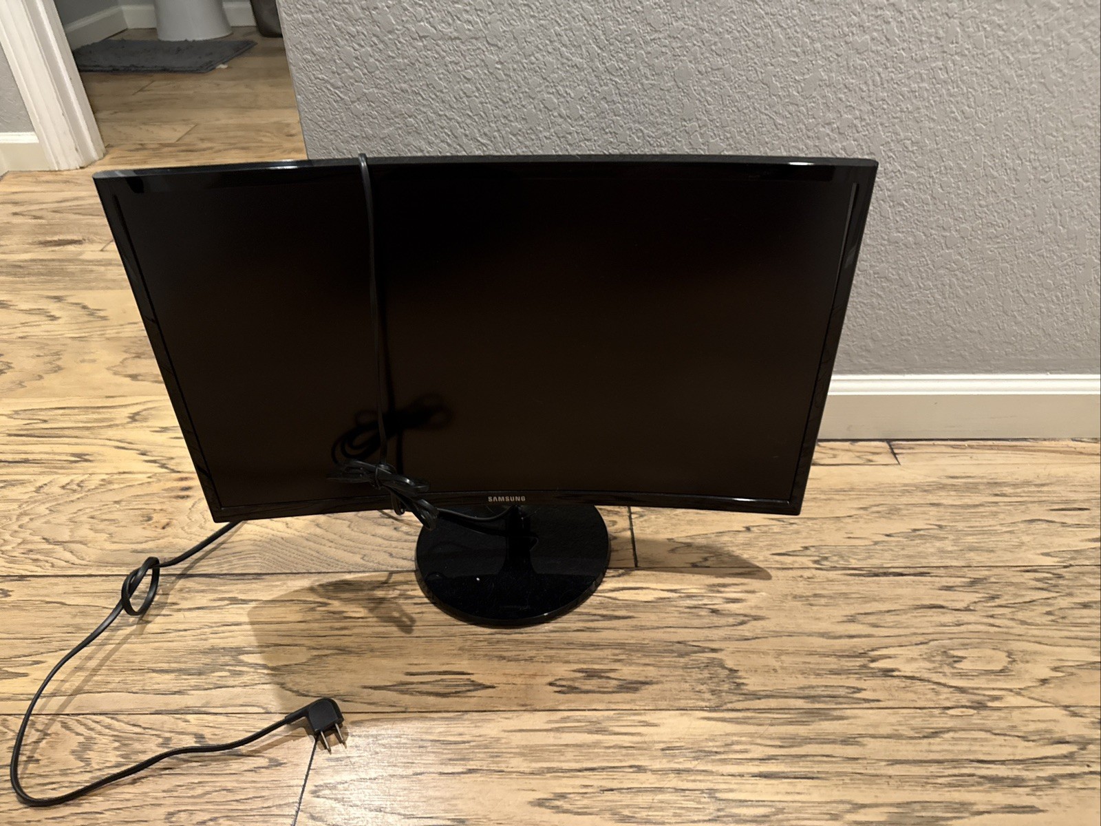 Samsung 24inch Model C24F390 FHN