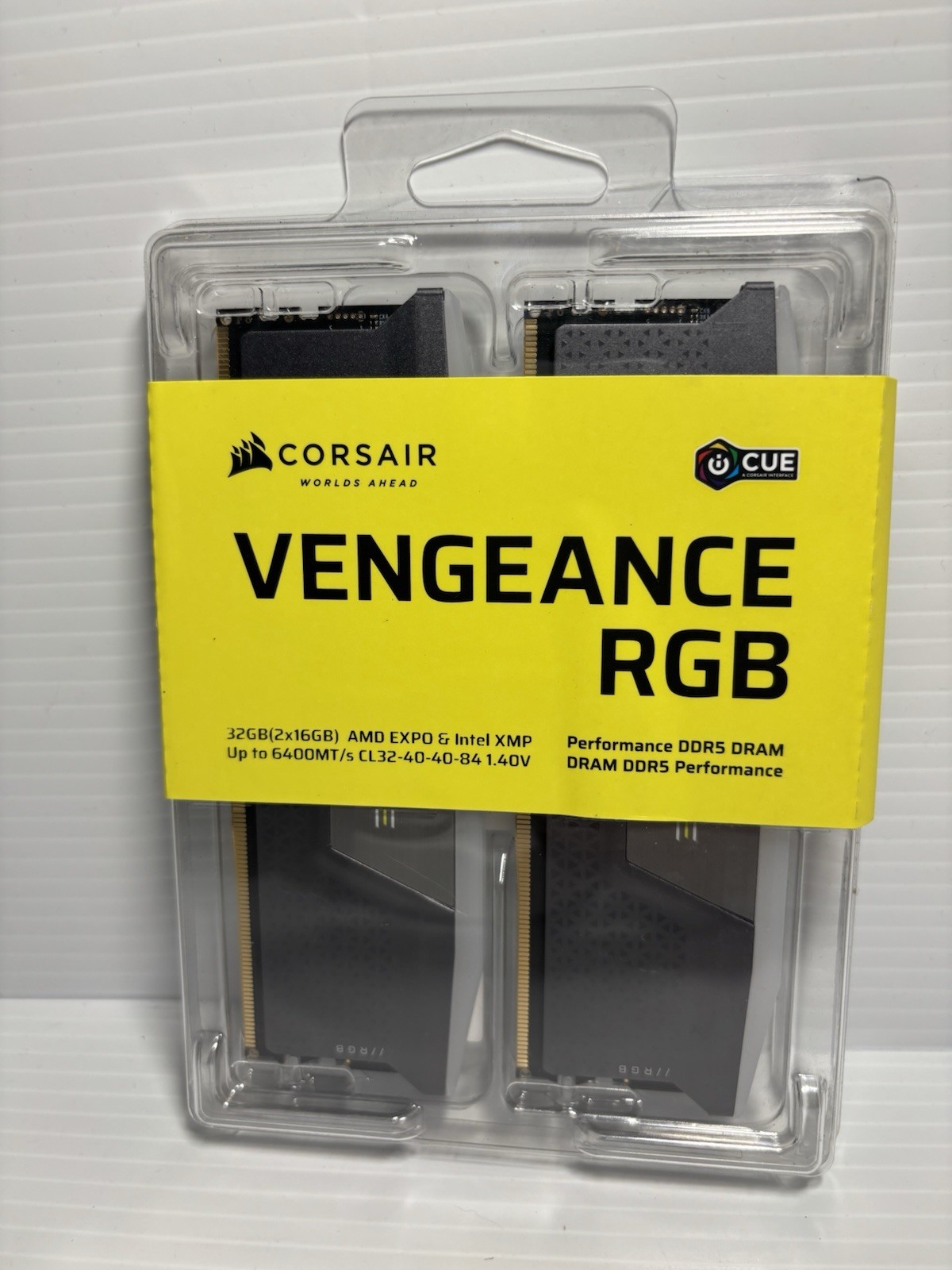 CORSAIR - VENGEANCE RGB 32GB (2x16GB) DDR5 6400MHz C32 AMD EXPO & Intel XMP U...