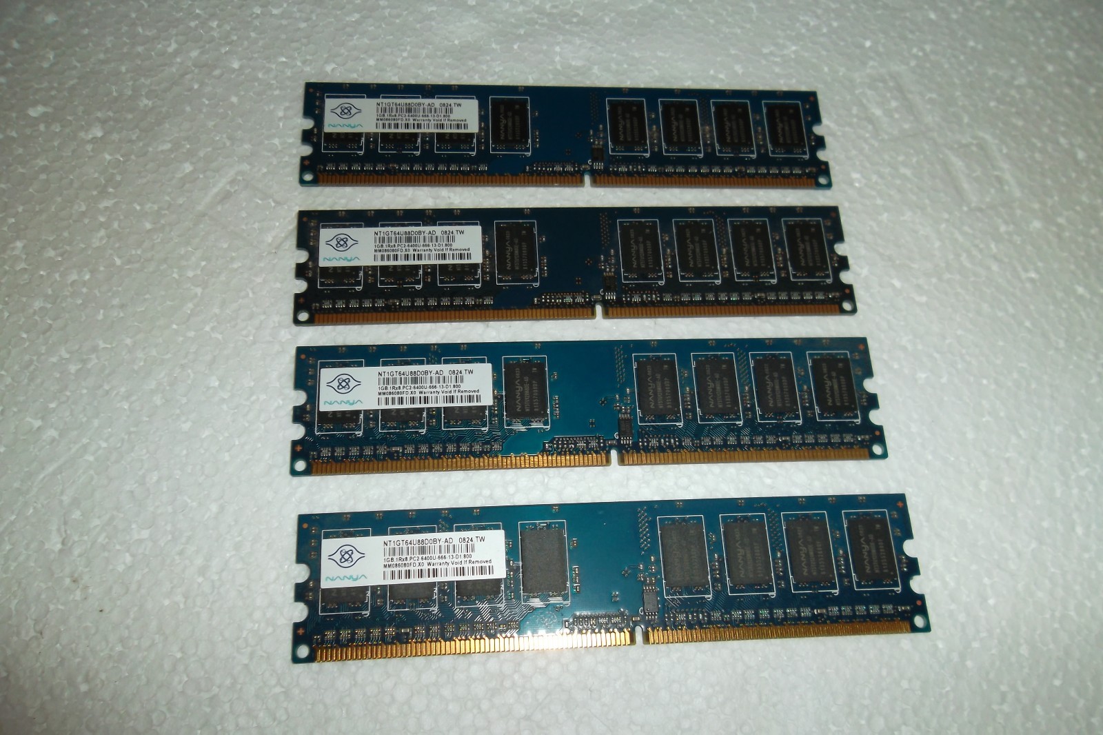 Dell XPS 420 4GB (4x 1GB) PC2-6400U Non-ECC Memory 800MHz 240 NT1GT64U88D0BY-AD