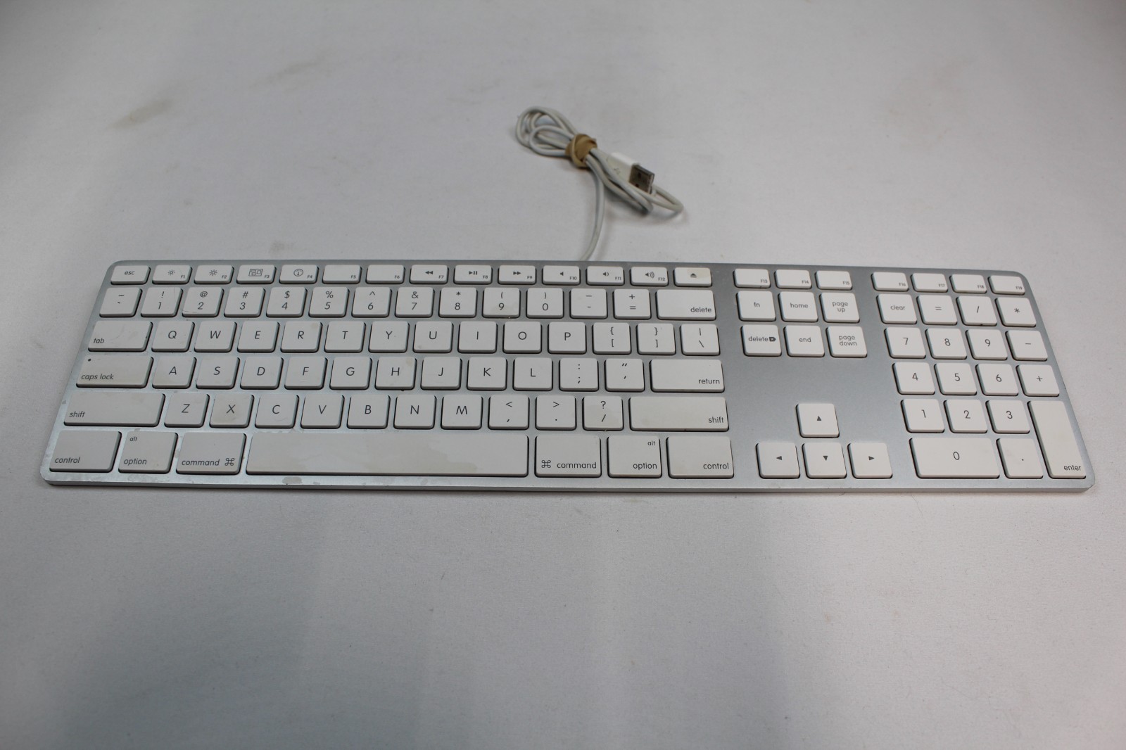 Genuine Apple A1243 Wired USB Keyboard w/ Numeric Keypad for iMac Tested