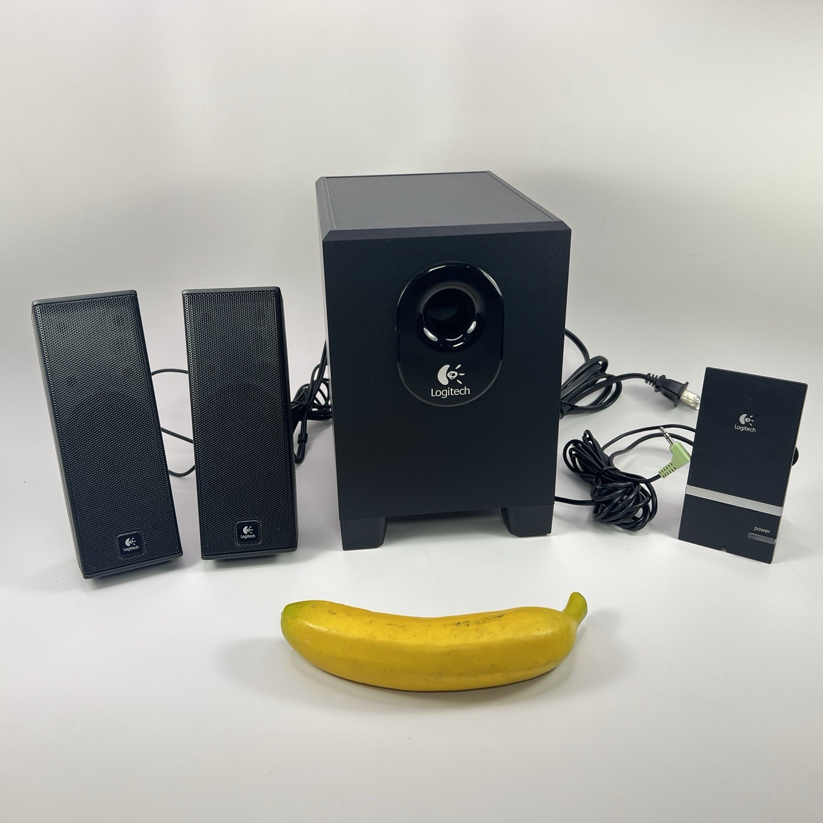 Logitech X-240 2.1 Channel Speaker System for CPU with Subwoofer EXCELLENT