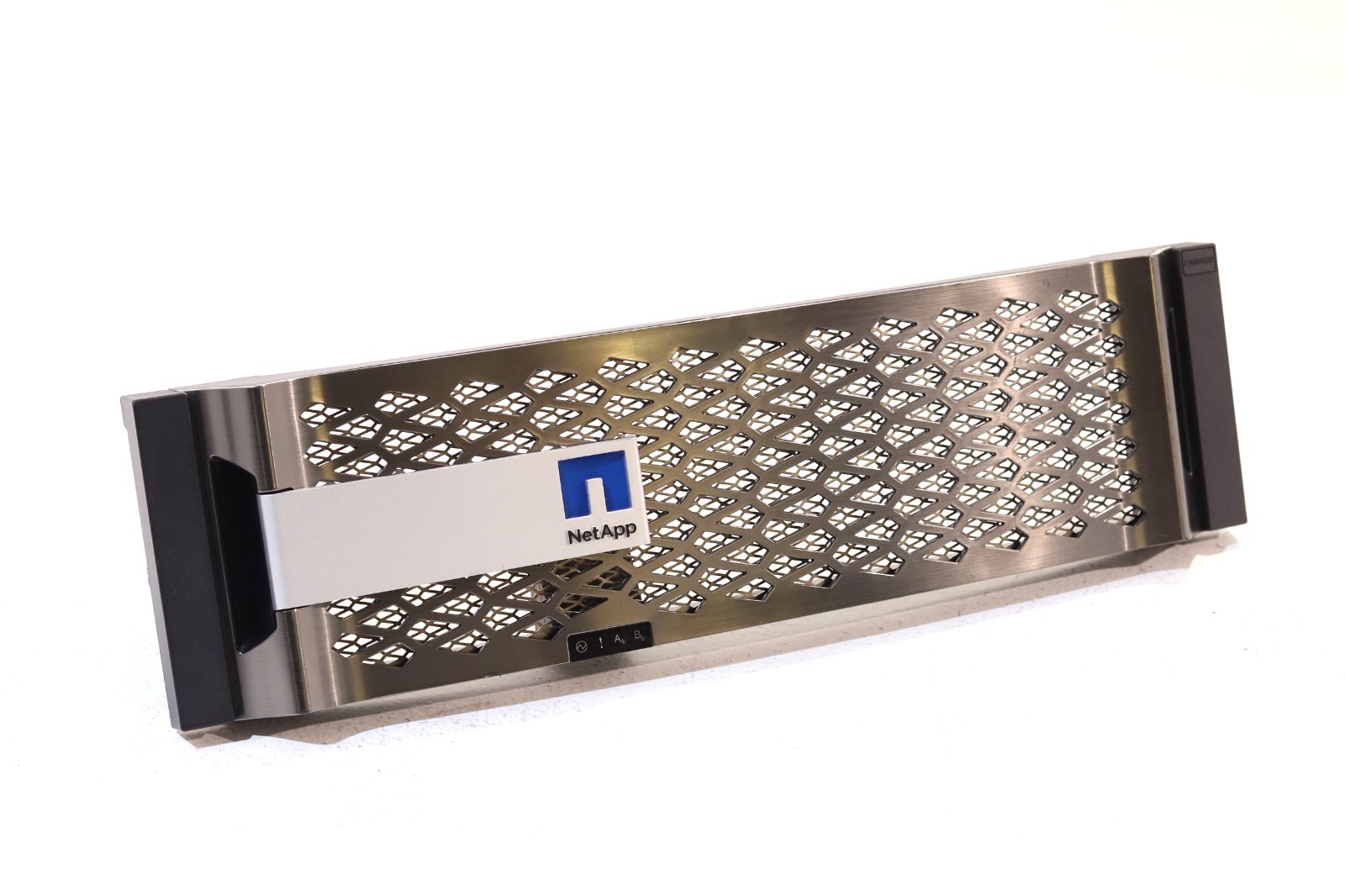 NetApp FAS8020 Filer Head Front Faceplate Bezel P/N: 111-01240+A0 Tested Working