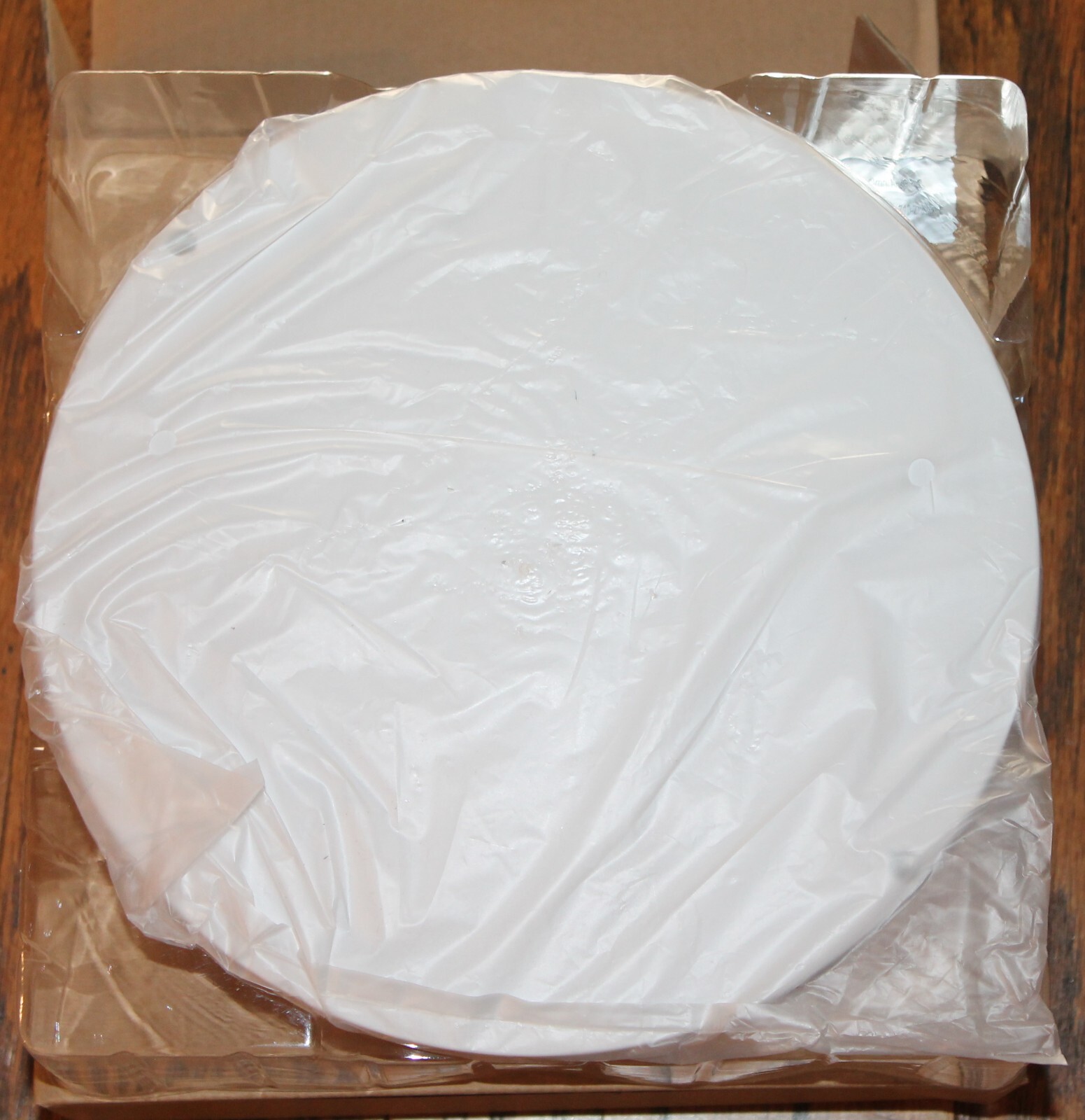 Profile Ceiling Mount Indoor Wide Band Omni Antenna 350-520/698-960/1710-2700