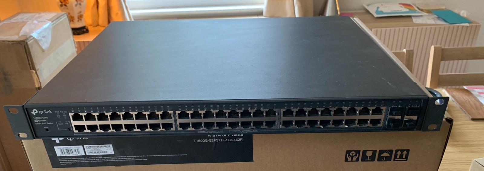 TP Link T1600G-52PS 52 port network switch (10/100/1000 1Gb)