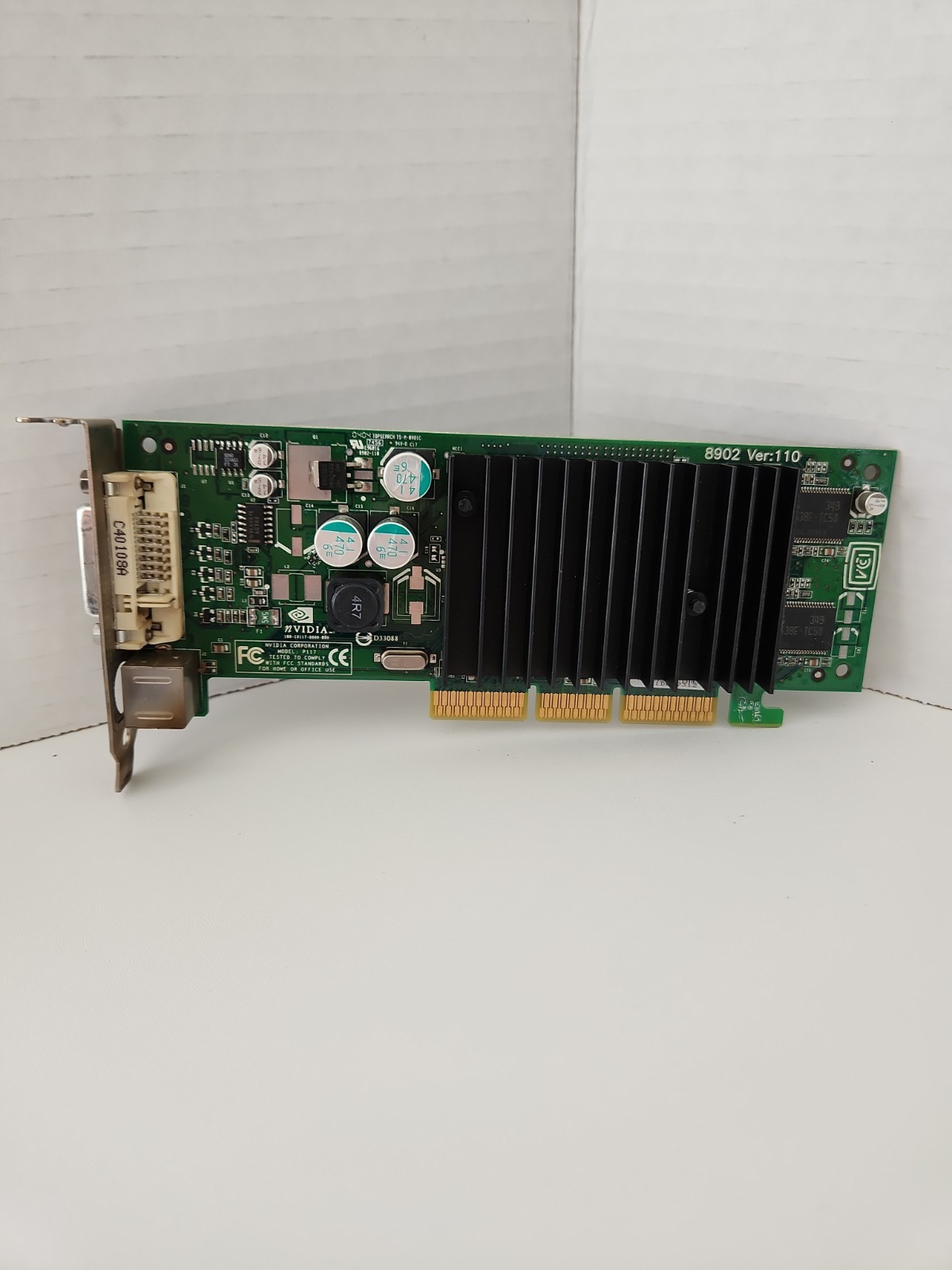 Nvidia P117 Geforce2 AGP Video Card 0G0770 Video Card Low Profile