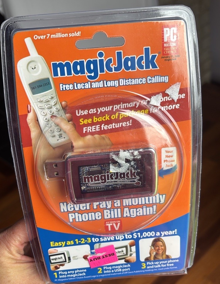 MagicJack USB Phone System As Seen On TV Free Local & Long Distance Calling  NEW