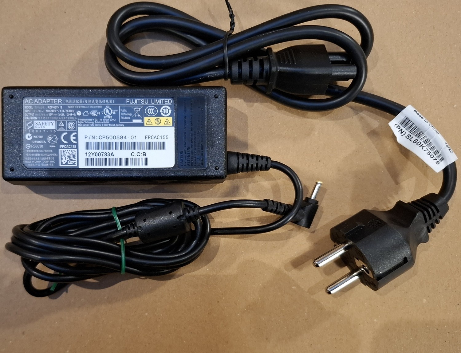 Genuine Power Supply Fujitsu ADP-65YH B 19V 3.42A Stylistic Q702 Q7310 Q555 Q572
