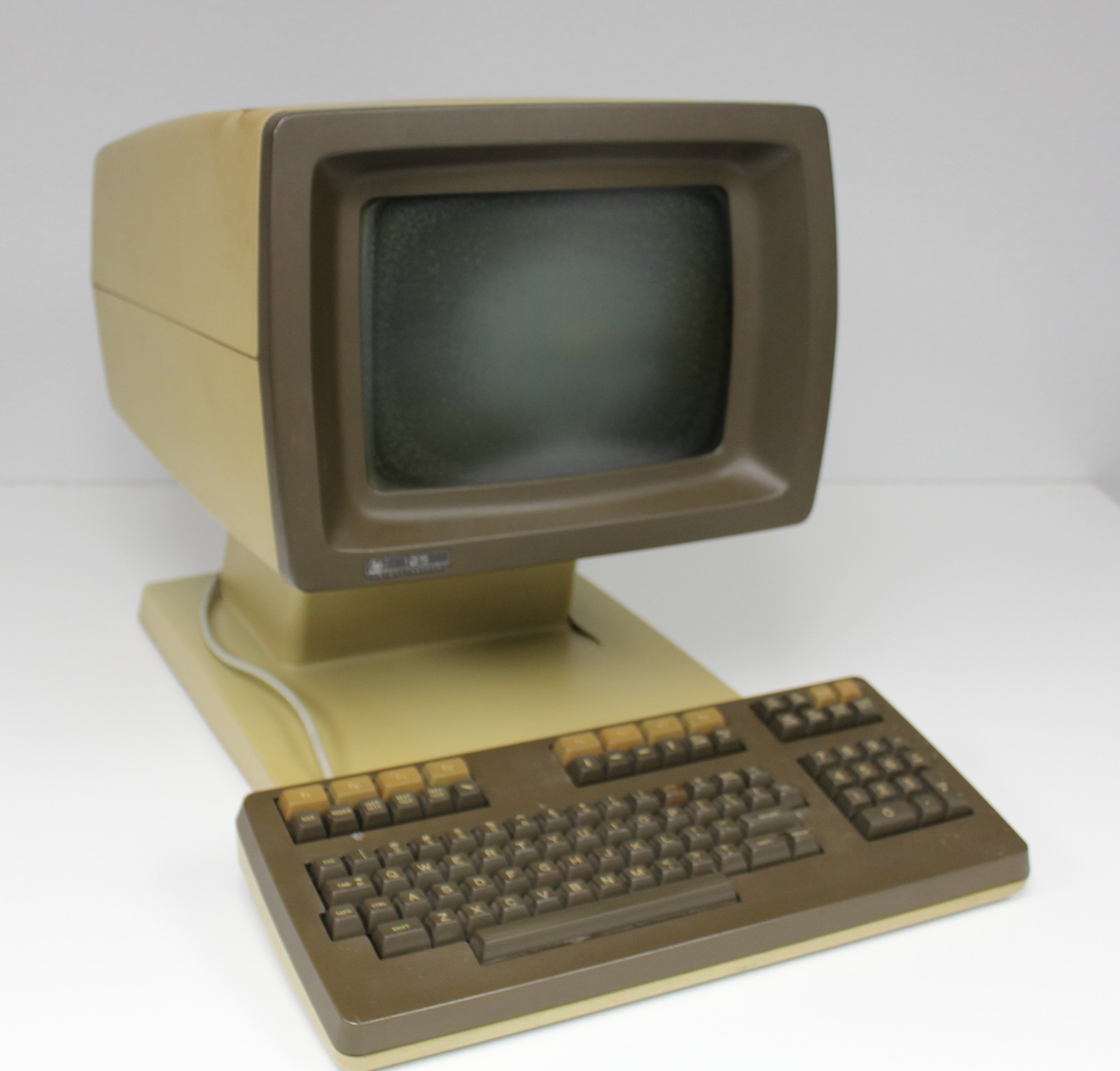 HP 125 TERMINAL COMPUTER, KEYBOARD AND HPIB INTERFACE 100 SERIES HEWLETT PACKARD