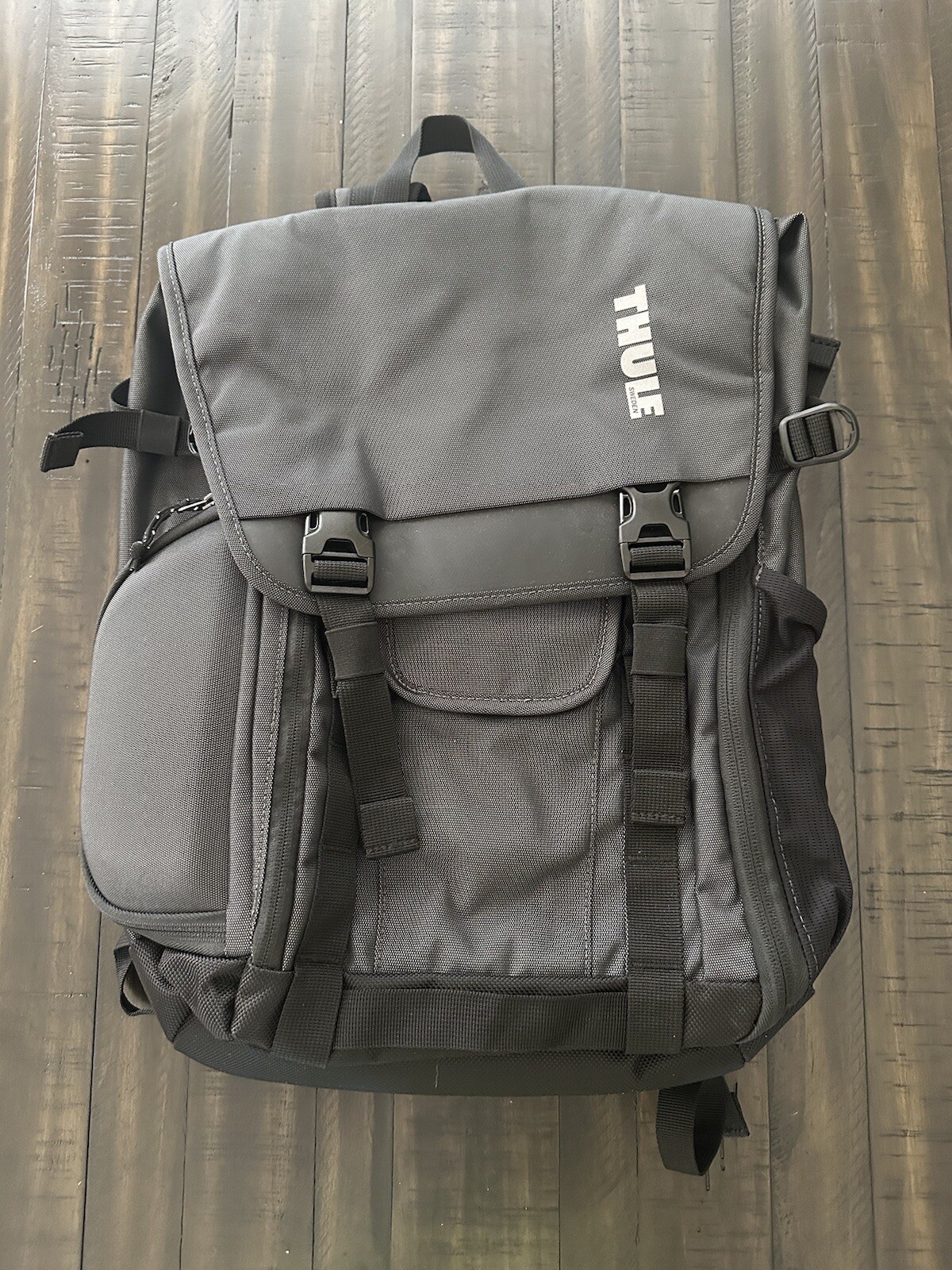 Thule Subterra Daypack 25L Light Gray Black Backpack Quick Access Pockets Zipper