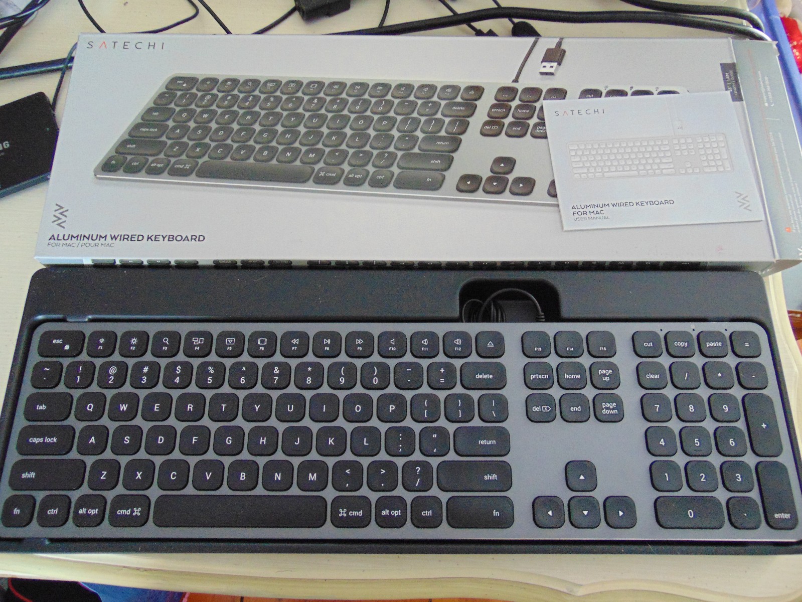 Satechi Aluminum USB Wired Keyboard for Mac / New
