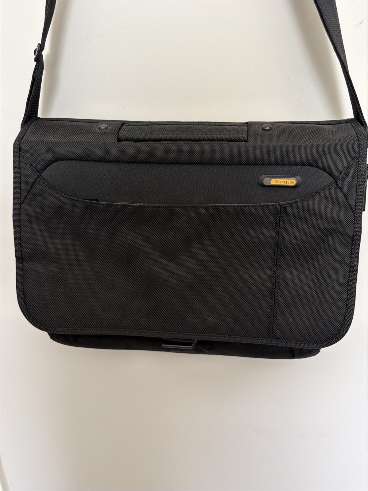 Targus Meridian II Messenger Bag Black Nylon Body Shoulder Bag Fit 15” Laptop