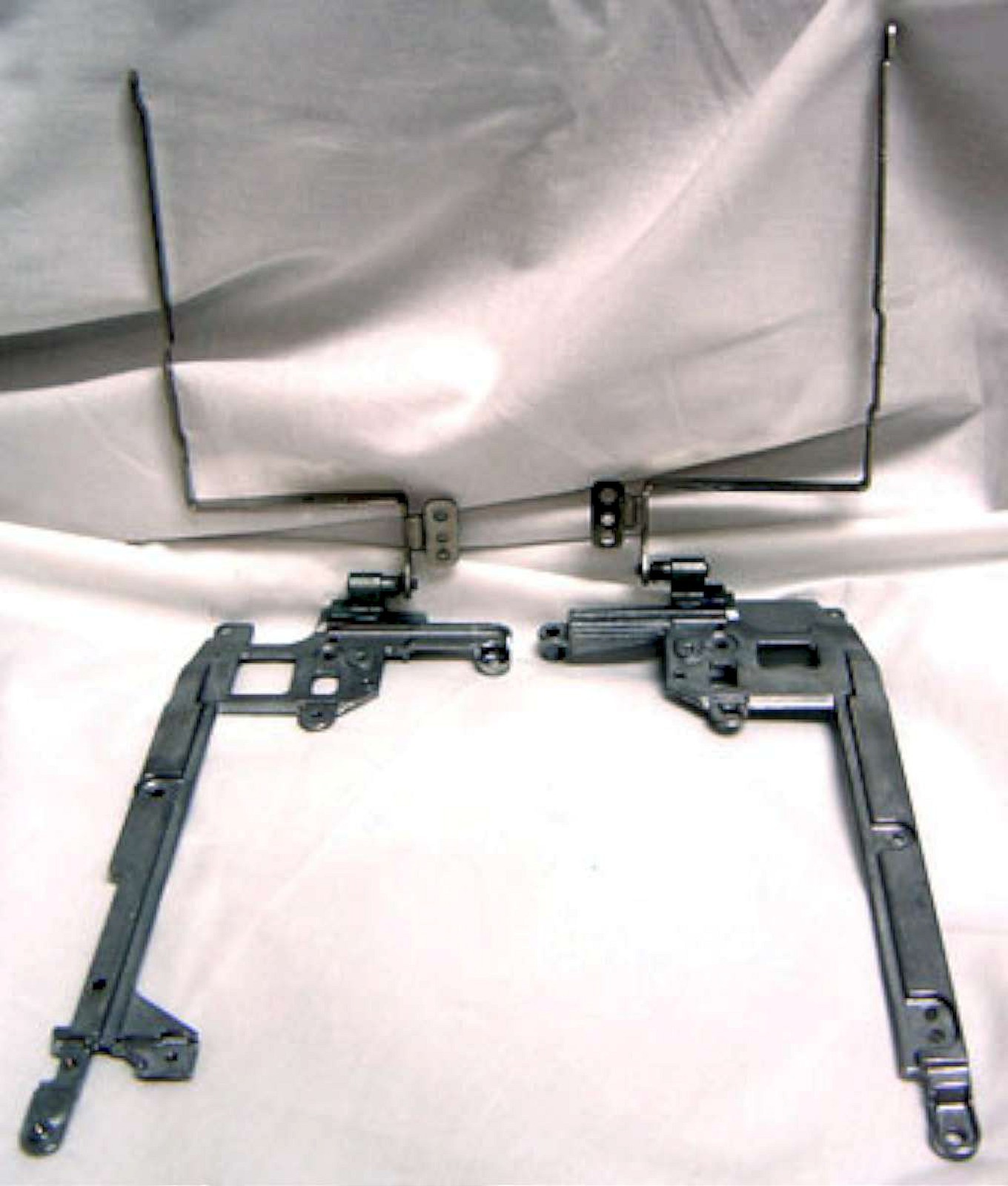 Toshiba Satellite Pro M10 M15 Laptop LCD LID Case HINGES Pair P000370620 Genuine