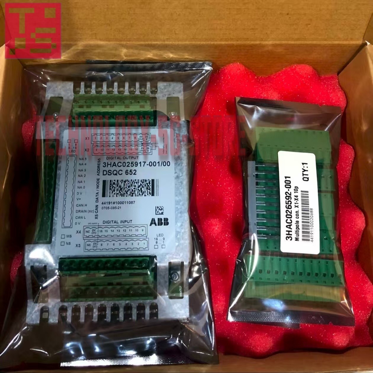 ABB 3HAC025917-001/00 DSQC652 I/O signal module #1pcs New In Box
