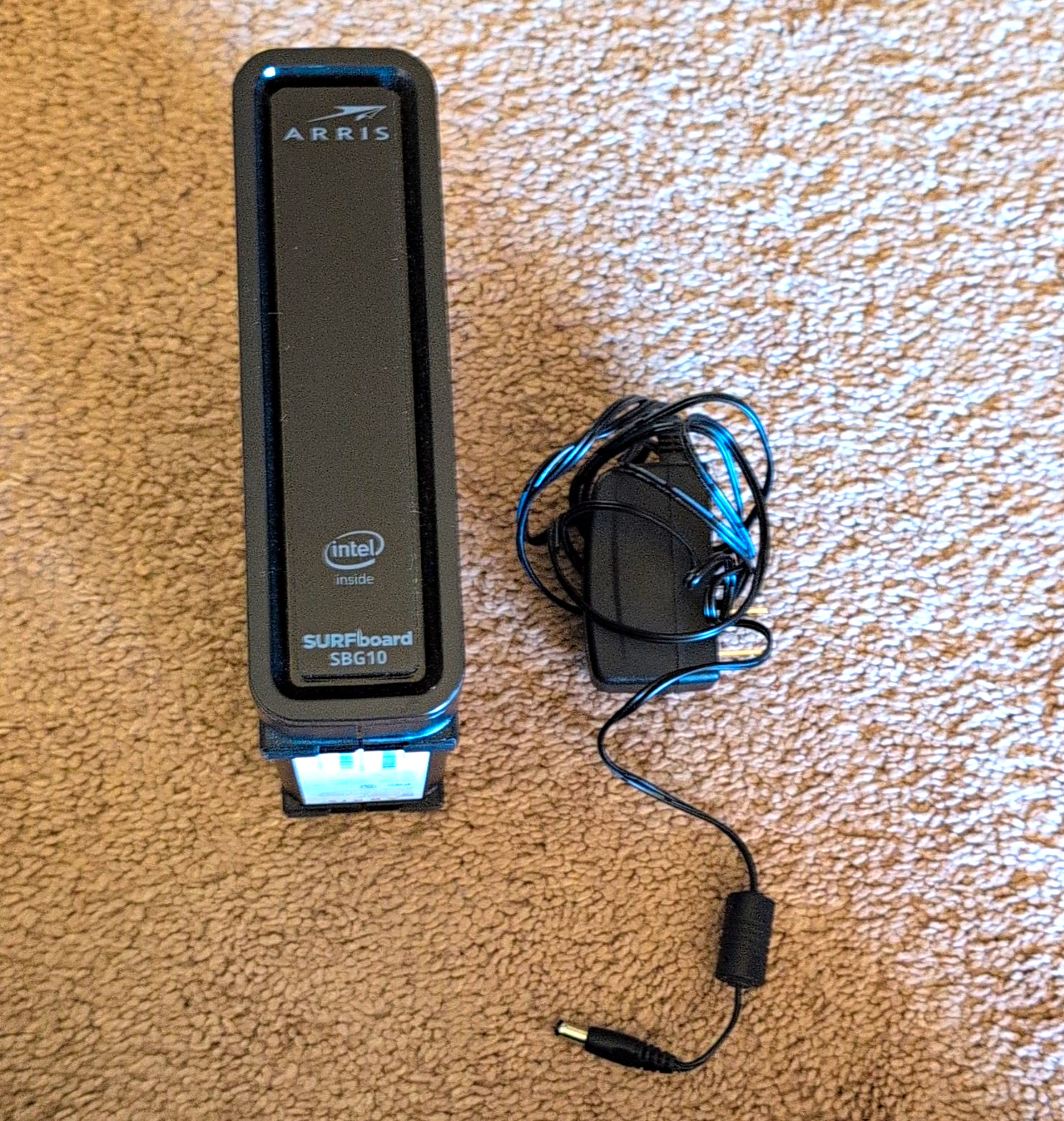 ARRIS SURFboard SBG10 DOCSIS 3.0 Dual-Band Cable Modem WiFi Router 686Mbps