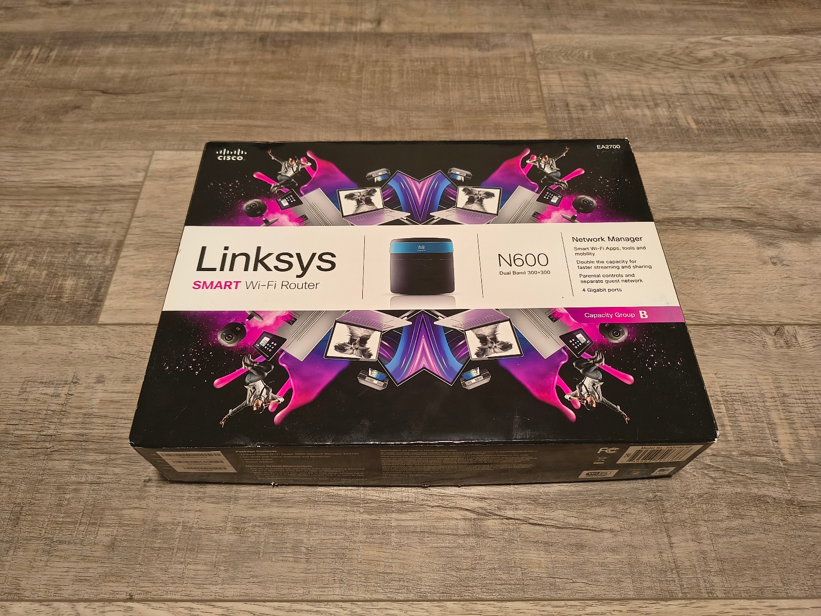 NEW Linksys EA2700/N600 SMART WI-FI Router 300 Mbps 4-Port Gigabit