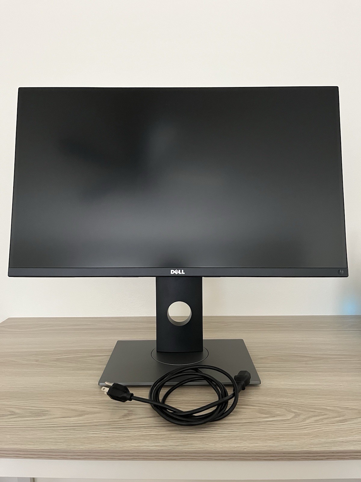 Dell UP2716D 27" Screen LED - Lit Monitor Gently Used In Great Working Condition