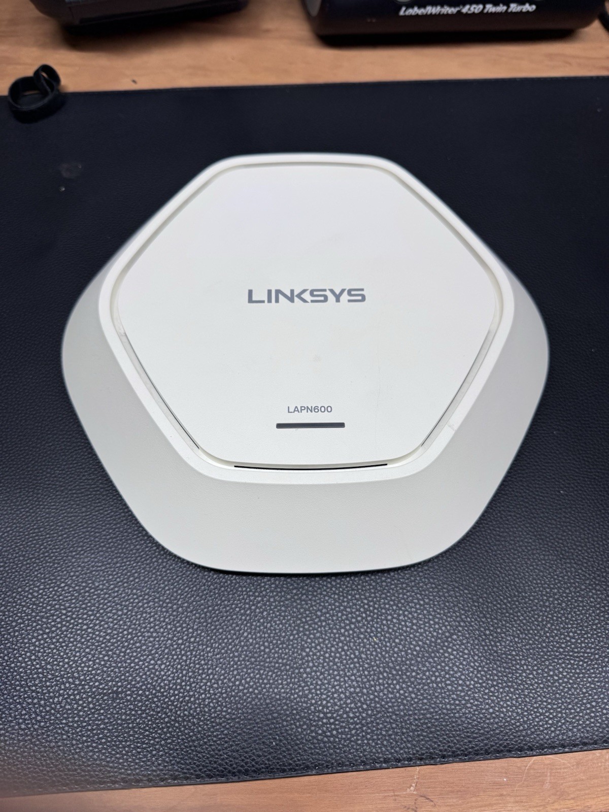 * Linksys LAPN600 Wireless-N Dual Band Business Access Point