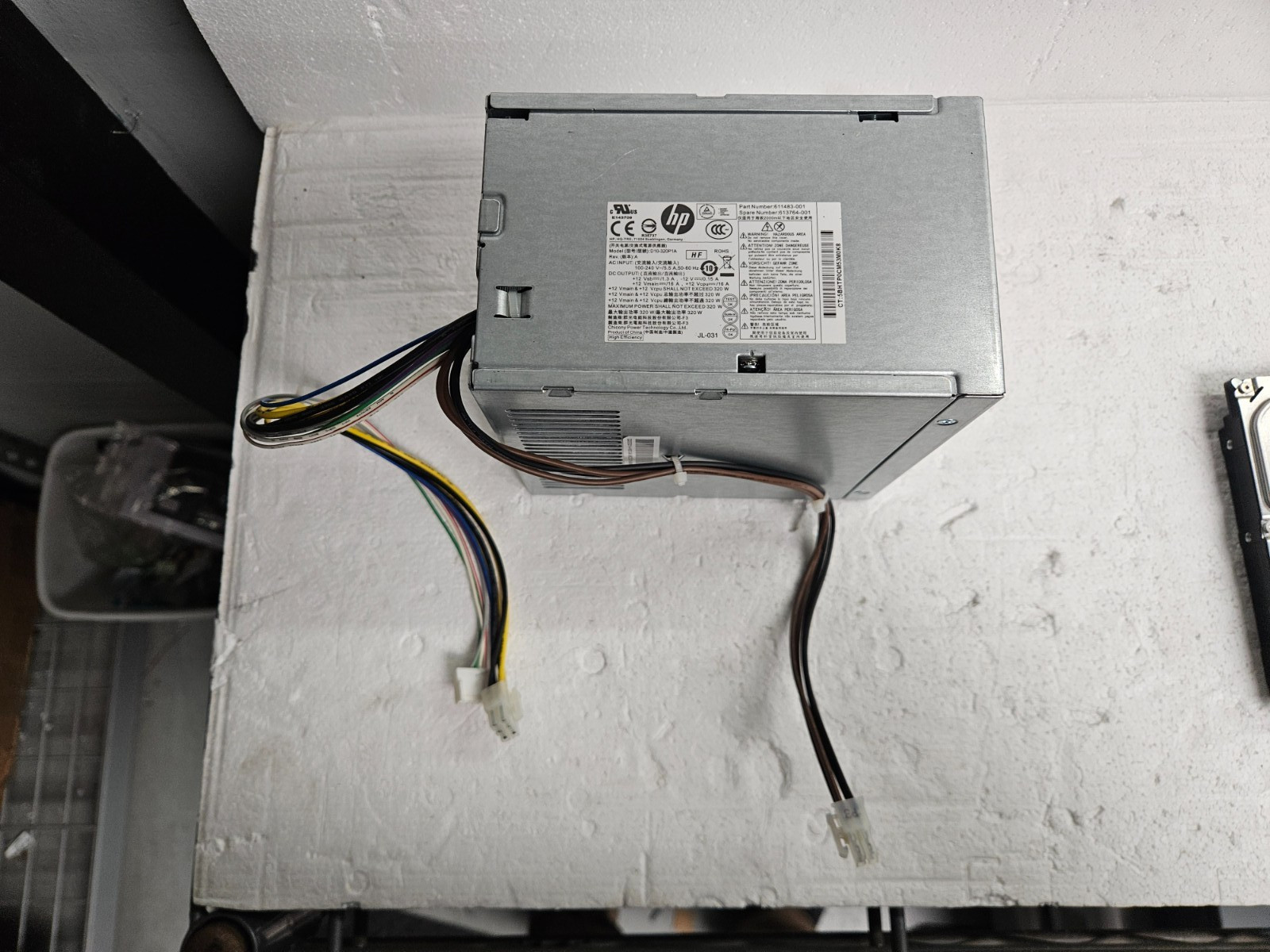 HP 320W Power Supply DPS-320NB-1 A 611483-001 611484-001 D10-320P1A