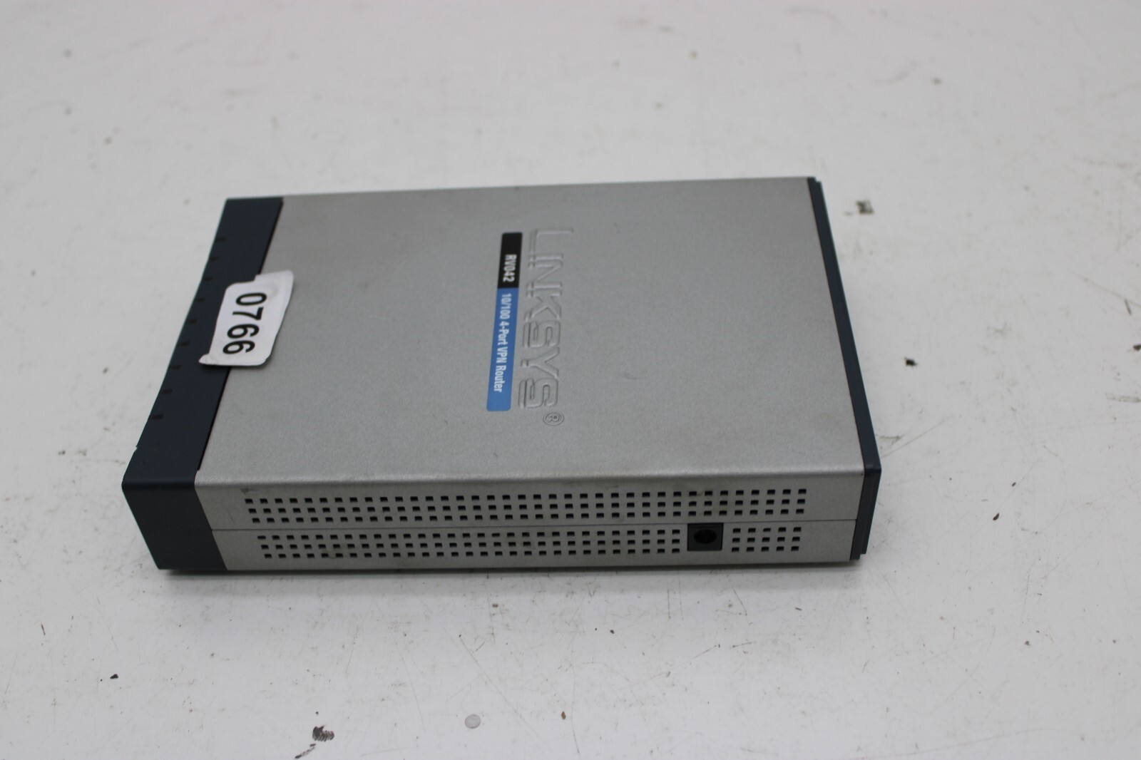 Cisco Linksys RV042 V1.2 10/100 4 Port Dual WAN VPN Router