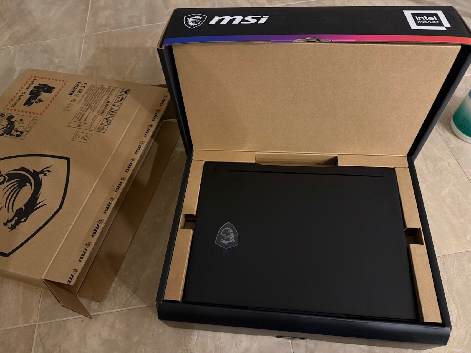 MSI Raider 16 Max HX 16" OLED Gaming Laptop Intel Ultra 9 32GB 1TB RTX 5070Ti