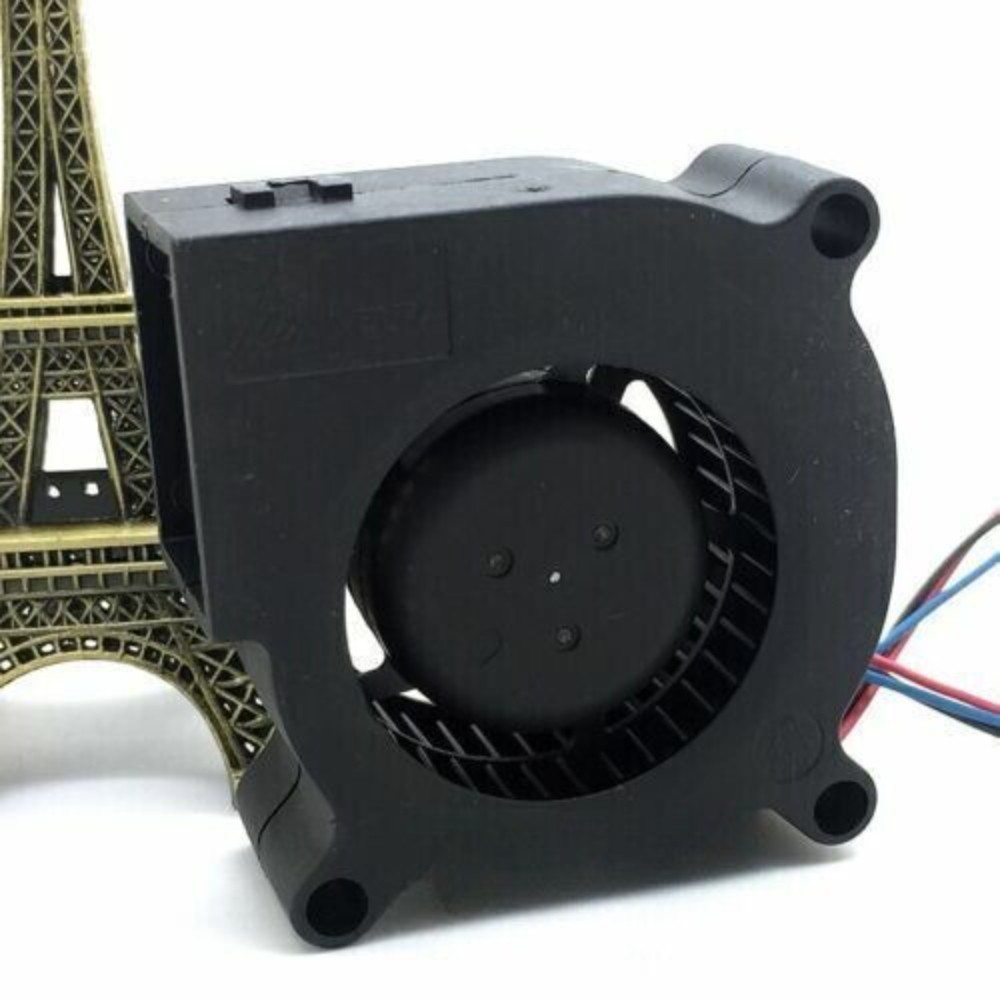 1pcs BRUSHLESS DELTA BFB0512VHD DC 12V 0.28A 3-wire projector blower turbo fan