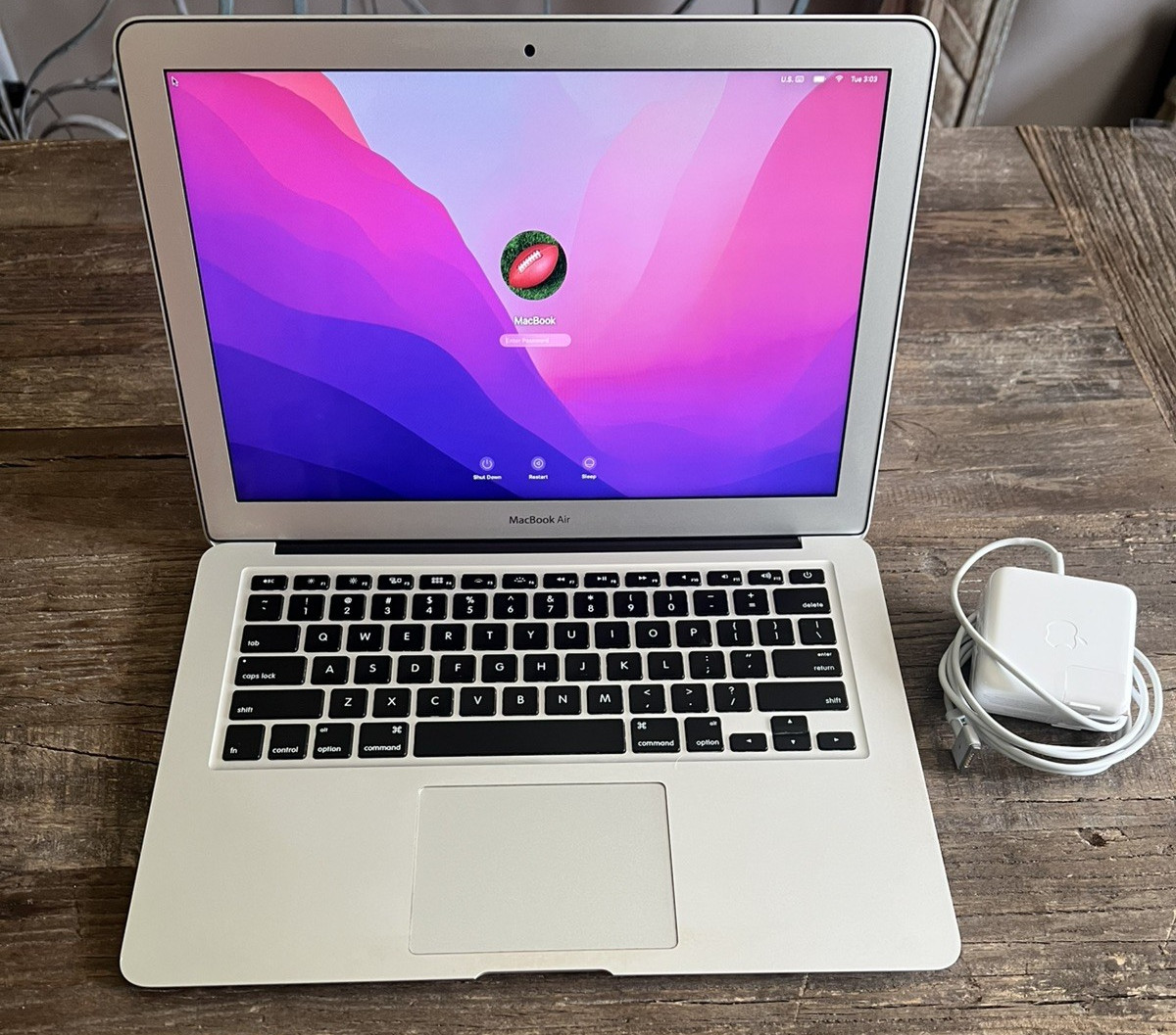 Apple MacBook Air  13.3",  2.2GHz Intel i7, 256GB SSD, 8GB Ram, macOS 12.7.6
